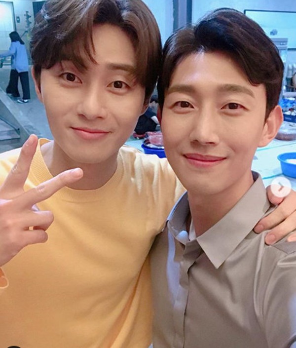 Actor Kang Ki-young showed off his friendship with fellow Actor Park Seo-joon.On the 4th, Kang Ki-young posted a photo taken with Park Seo-joon with a short article entitled Owner, Kyungsol, bachelor, blue,In the photo, Kang Ki-young is wearing a gray shirt and his head is turned back and it looks neat. Park Seo-joon next to him is staring at the camera with a V pose.In the photo, the beautiful appearance of the two people who are smiling especially gently attracts attention.Kang Ki-young will appear on the JTBC monthly drama Eighteen Moments, which will be broadcasted on July 22, and will be accompanied by singer Ong Sung-woo and Actor Kim Hyang-ki from Wanna One.