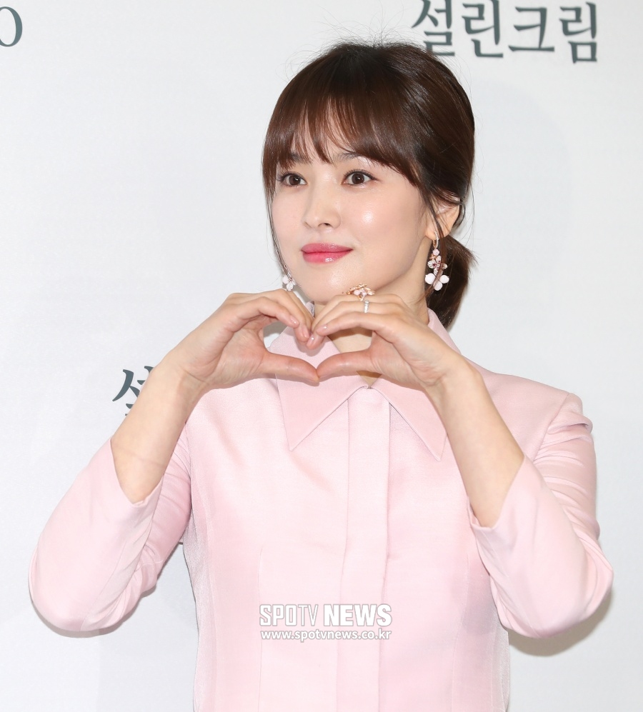 Actor Song Hye-kyo will be in official action for the first time since the divorce announcement on Thursday.Song Hye-kyo attends China Event of Amorepacific Corporations cosmetics brand Sulwhasoo, which is working as a model.Song Hye-kyo, a model, will attend an event at a large duty-free shop in China, said a source at Sulwhasoo on Thursday.The event has been YG Entertainment since the beginning of the year, and all the schedules have already been confirmed in advance, the official said.This event is the first official event to be attended by Song Hye-kyo after the news of Song Hye-kyo and Song Joong-ki broke out on the 27th of last month.As it is the top Korean star not only in Korea but also in China, Song Hye-kyos China is expected to attract not only Korea but also local attention.Song Hye-kyo appears determined to digest a professionally scheduled schedule as a brand model, despite his personal pain.There is also interest in whether he will mention divorce and other personal history.The relationship between Song Hye-kyo and Amorepacific Corporation is particularly special.Amorepacific Corporation, which has been in a long relationship since 2001, has also chosen righteousness this time.Regarding the divorce of Song Hye-kyo, Amorepacific Corporation said, Divorce is my personal life.It has nothing to do with the contract contents and it is not related to future model activities. Song Hye-kyo, a model for another brand of Amorepacific Corporation, has been the face of Sulwhasoo since January 2018.Song Hye-kyo is a model of representative brands of Amorepacific Corporation that has been accompanying with the company.In particular, Sulwhasoo has insisted on the no model policy for the past 20 years, but strengthened the China business of Sulwhasoo by putting Song Hye-kyo on the front.Song Hye-kyo is also rewarding this belief as a professional.Song Hye-kyo is with the promised event despite the burdensome situation, including the news of the divorce of Song Hye-kyo and Song Joong-ki, but the hot interest toward them is rarely cooled.It is a glimpse of the pro spirit and inner circle of the 23rd year debut that I will do my responsibility as the main model of event.Song Joong-ki and Song Hye-kyo married on October 31, 2017 after a relationship with KBS2 drama Dawn of the Sun.The birth of a Korean Wave star couple brought up a topic, but it was broken down in a year and eight months after marriage.On the 27th of last month, Song Joong-ki filed a divorce settlement application with the Seoul Family Court on the 27th, and their divorce was widely known.Song Joong-ki and Song Hye-kyo have decided to finish their marriage after careful consideration, the two sides said in an official position.=