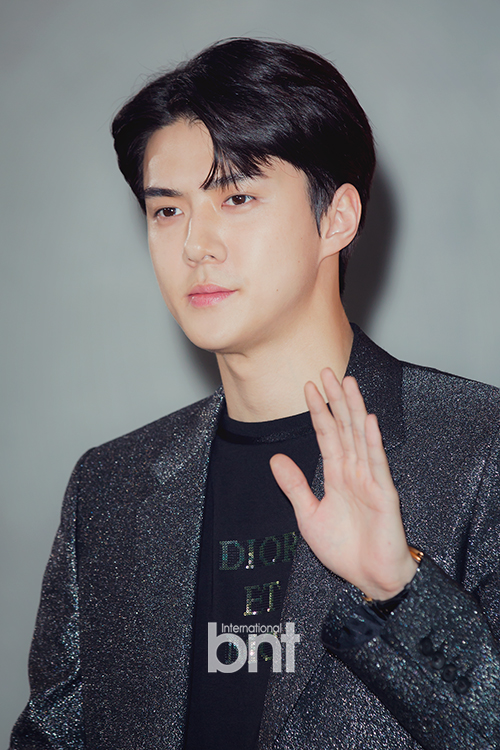 Limo and photo call maritime were held at the Bunder Shop in Cheongdam-dong, Gangnam-gu, Seoul on the afternoon of the 5th.Group EXO Sehun has photo time.news report