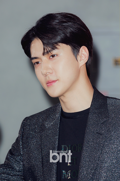 Limo and photo call maritime were held at the Bunder Shop in Cheongdam-dong, Gangnam-gu, Seoul on the afternoon of the 5th.Group EXO Sehun has photo time.news report