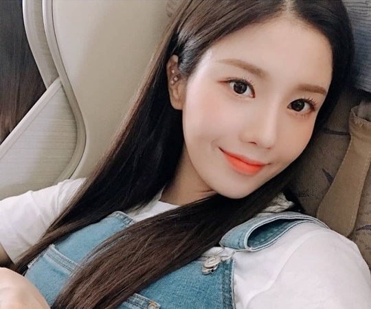 Kwon Eun-bi boasted a distinctive features after the diet.Group IZONE member Kwon Eun-bi released three photos on July 5 on the official Instagram with the phrase Im starting and Im running now.Kwon Eun-bi in the photo is beaming in his suspenders, who showed off his watery beauty with a deeper eye.han jung-won