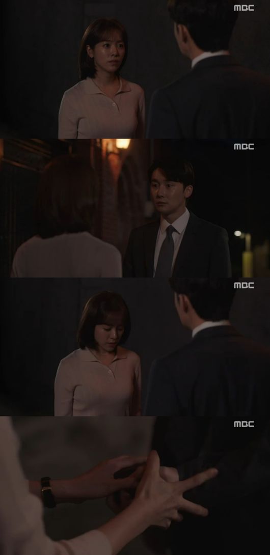 In Spring Night, Han Ji-min was pictured hurt by seeing Jung Hae-in, who can not forget the pain of his ex-wife.In the MBC drama Spring Night (directed by Ahn Pan-seok, the play by Kim Eun), which aired on the 4th, JiHo (Jeong Hae-in) and Choi Jung-in (Han Ji-min) predicted the shaking ahead of their wedding promise.On this day, Choi Jung-in (Han Ji-min) received a call from JiHo (Jung Hae-in) and Hyung-sun (Gil Hae-yeon) while returning home.Taehak (Song Seung-hwan) said, I knew JiHo was unmarried. Choi Jung-in sent JiHo back first, but JiHo was still heavy.JiHo headed to Baro Choi Jung-in as soon as he dropped his son off at home.Choi Jung-in came home calmly in the dryness of .Choi Jung-in said, I am ready to die. When I face him, Choi Jung-in said, As you have seen, he has a child.Taehak said, Is this a matter to be notified? Burluck, Choi Jung-in, asked, If you tell me again, will you allow it?When Choi Jung-in asked him to have time to worry, he asked, Did not you say never? Taehak said, You know it.Choi Jung-in said, I know its ridiculous, I did not know I would do this. But I never regretted it, I asked to marry first.Taehak sighed and asked him to bring JiHo, and Choi Jung-in said, No.Choi Jung-in said, If you want to insult and fall, do it to me. I can not bring him even if I die.Taehak said, I do not have to meet Kim Seok-i, I will retire and give up my foundation work neatly. Choi Jung-in said, I can not give up.Taehak was angry with a zero-potential problem, and Choi Jung-in tears, I am sorry to know that I am hurting, but my heart is not my way.Taehak tried to tear off JiHos photo, saying, I can still cut it, but what is difficult? Choi Jung-in held a picture of JiHo while blocking it.Jae-in (played by Joo Min-kyung) told JiHo, who was in front of the house, that he would look at the situation at the house. JiHo breathed, Its okay whatever happens, Ill be here, so please contact me.When Jane came home, Choi Jung-in and Taehak still raised their arguments. Taehak said that Kiseoks (Kim Chang-wan) stepped on her tail and said she could not meet Kiseok again.Choi Jung-in said it was good and that JiHo was in front of the house, avoiding the eyes of Taehak.JiHo, who was waiting in front of Choi Jung-ins house, hugged Choi Jung-in as soon as she saw him; the two men re-identified each others love with tears.Thank you for having someone who can think before myself, and I have the courage, Choi Jung-in told JiHo.JiHo said, I am going through something that I do not have to meet and experience.Choi Jung-in said, I will leave for you, did not you tell me not to think of excuses for me? JiHo said, I want to be a person who can do it, not just body but mind.Choi Jung-in leaned on JiHo and smiled happily, saying, Do not sound any later.JiHo said, Youve been hurt a lot at home, havent you?I was sorry to say, I was hurting to misunderstand. Choi Jung-in said, I should not be hard, I can not help it. JiHo swallowed tears and Choi Jung-in warmly embraced such JiHo.Choi Jung-in spoke to the lord (Lee Sang-hee) about the paparazzi photo.The lord said, If it is not Kwon Ki-seok, who will do this? And Choi Jung-in said, My brother, my father, our father guessed that.Choi Jung-in told JiHo that he would meet the stele, and JiHo said, This is the last time, we have to do our work together.Do not think about running away, Choi Jung-in said, Why am I going to run away, I will be stuck with my tiredness? It is not as hard as Mr. JiHo thinks, I can endure it.JiHo said, Then lets bet, who will hold on better, lets hear the wish of the winner. He said, Remember the other person until he dies.Kiseok called Choi Jung-in to offer him an evening appointment.Choi Jung-in said, See you at your fathers house, I have to talk to you, my brother must come too. Choi Jung-in went to the stele with the stele.Choi Jung-in pulled the photo out of the bag, saying it was just a minute - a picture from Baro Kiseok.Choi Jung-in said to the steer because he did not know it, It was sent to our parents. The steer covered the steers fault, saying, I sent it, Im sorry.Choi Jung-in said, I did not dare to tell my parents, but my stomach became cool.Choi Jung-in said, Is this what you want to talk about? Choi Jung-in said, It is unfairly taken and I am uncomfortable with what I have.After leaving the house, the steer confessed, I sent a picture, and Choi Jung-in was disappointed again, saying, Do you think I will go back to my brother?You can not be JiHo, did you meet me because you loved me, did you meet me even if I did not have a background? Choi Jung-in bowed his head and said, I did not do well. I am sorry for betraying and hurting everything, I will get it all my life.What is JiHo like this? He said, I have one answer, come back to where it is.Choi Jung-in said, Now my brother is not enough, my greed has become bigger.Choi Jung-in said, Im sorry for returning it late, I received it meaningless, and the steward threw the ring away in betrayal.The stele said, I repeat, but Yu JiHo will never fill you, and Choi Jung-in turned around. Choi Jung-in met Baro JiHo.With a happy smile, I ran to JiHo and put it in my arms.Kiseok went back to Choi Jung-in, asking how he would do his retirement, saying, Think about what choice we should make to calm both our families.Choi Jung-in said, I knew I betrayed my brother and met someone else, but my father would like to welcome me. What would my father do?The steer said, My father will make our foundation come in. Choi Jung-in answered, I am a person who has not even attended the school where Father is a teacher.Hyejeong told the story of meeting JiHo Sookhee.When asked about Yumi, JiHo said, Every time I do this, I get pushed at once, and suddenly I am afraid to come out and give Jung Eun-woo.Hyejeong said, Yumi is married, she has already had a mourning. JiHo said, I do not want to hurt Jung Eun-woo if I hate it.That night JiHo tipped a drink with Hyejeong.JiHo, Choi Jung-in, who arrived home drunk, worried about this.Choi Jung-in was worried about drunk JiHo, JiHo said, Mr. Choi Jung-in will abandon us too? And Choi Jung-ins heart became obsolete.Choi Jung-in in the trailer was worried that JiHo had not forgotten his ex-wife Yumi yet, and he showed a red light of the relationship saying, I need time to think about myself more.As Choi Jung-in tried to return to the stele again, the stele smiled and said, My goal is JiHo, leaving an unpredictable development.Spring Night screen capture