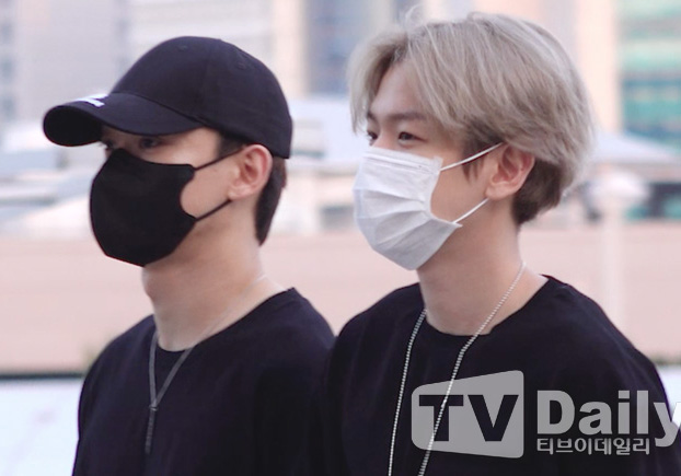 The group Exo (Baekhyun Chen Suho Kai) left for Hong Kong via Incheon International Airport on the evening of the 5th to attend SBS Super Concert in Hong Kong.EXO departure