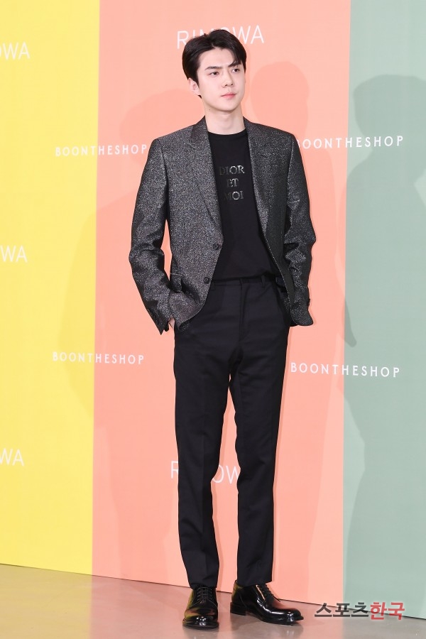 EXO Sehun is attending a ceremony to commemorate the launch of the Essential Polycolor collection of Limowa (RIMOWA) held at the Bunder Shop in Gangnam-gu, Seoul on the afternoon of the 5th.