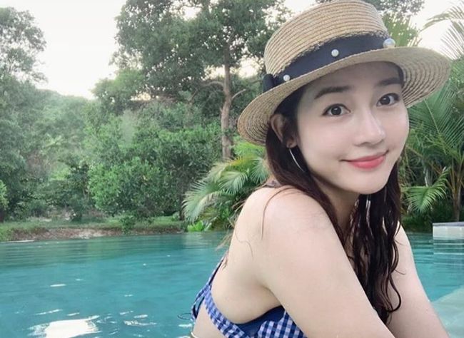 Actor Sung Yu-ri showed off her still fairy beauty.Sung Yu-ri posted several photos on his instagram on the 6th, which seemed to be taken at a travel destination.In the photo, there is a picture of Sung Yu-ri, who enjoys swimming in a cute hat in a swimming pool surrounded by trees.The beauty of Sung Yu-ri, which has not changed over time, is especially eye-catching.Meanwhile, Sung Yu-ri meets with viewers with the reality program JTBC Cam Fin.K.Lrup with Fin.K.L members Lee Hyori, Ock Joo-hyun and Lee Jin.Cam Fin.K.Lup is a program featuring four members Lee Hyori, Ock Joo-hyun, Lee Jin and Sung Yu-ri who gathered again in 14 years traveling around the country in a camping car.Sung Yu-ri Instagram