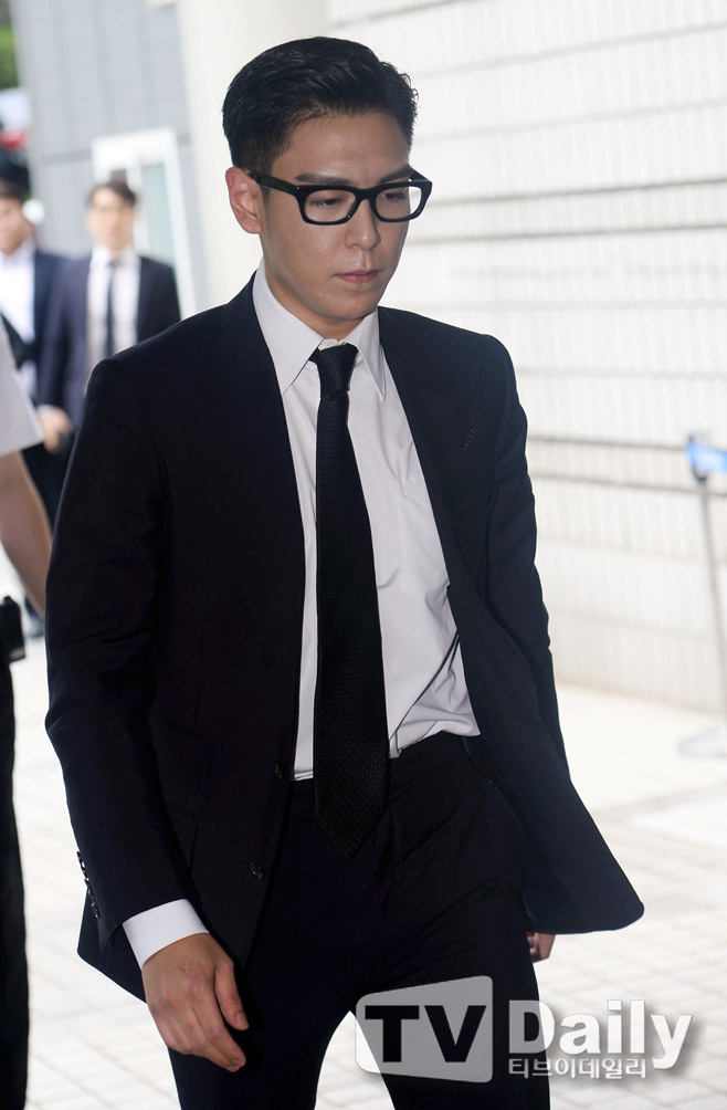 탑 이미지