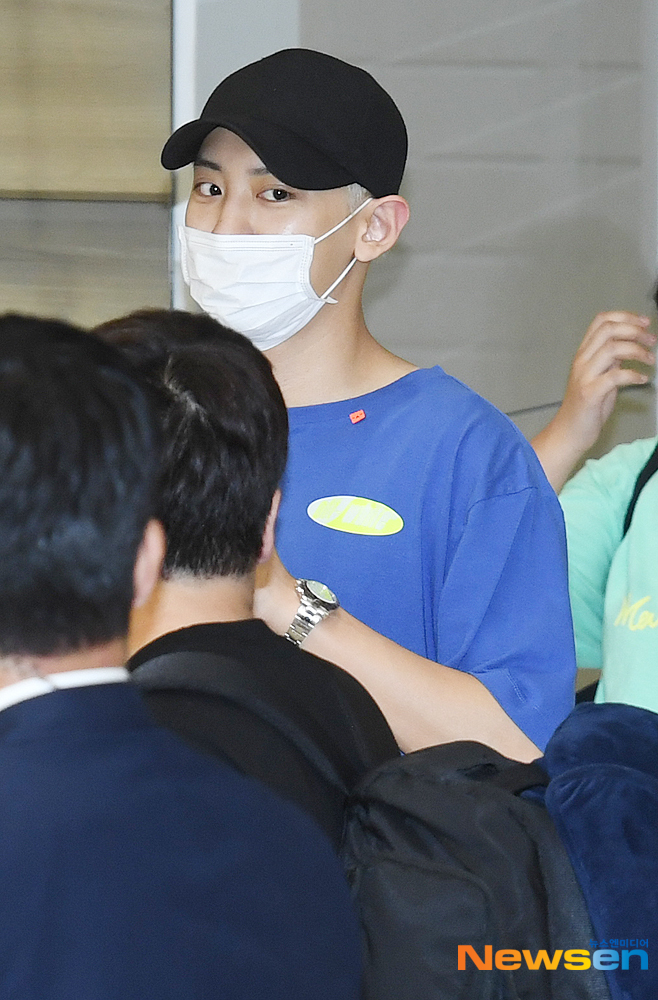Singer EXO Chanyeol arrives at Incheon International Airport in Unseo-dong, Jung-gu, Incheon, after finishing the Hong Kong SBS Super Concert schedule early on July 7.useful stock