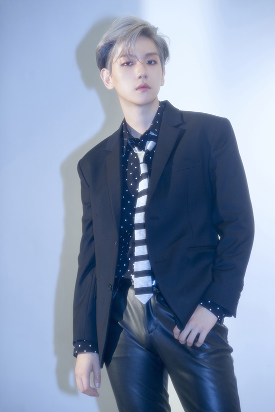 Exo Baekhyun is ready for solo launch.SM Entertainment released Baekhyuns first solo album City Lights Highlight medley video on its official website on the 8th.I spoiled six songs to be included in the album; first started with Ice Queen; the catchy melody featured lyrics such as Will you hold my hand when I cant see it and more.The Highlight is the title song UN Village (UN Village). Its a romantic love song. Groovy beats and string sounds have been exciting. Baekhyuns unique sweet voice caught my ears.We also prepared a bonus track for fans, adding the electronic pop Psycho (which was previously presented at the concert) that unravelled the confused inner side of a lost man.In addition, some of them could be heard, including Betcha (Betcha), Diamond (Diamond), and Stay Up; Stay Up was featured by rapper Binzino.Baekhyun will release his new album City Lights on the main music site at 6 pm on the 10th.Meanwhile, EXO will hold its fifth solo concert Exo Planet #5 - Exploration (EXO PLANET # 5 - EXpLOration) at the Seoul Olympic Park from 19th to 21st and 26th to 28th.