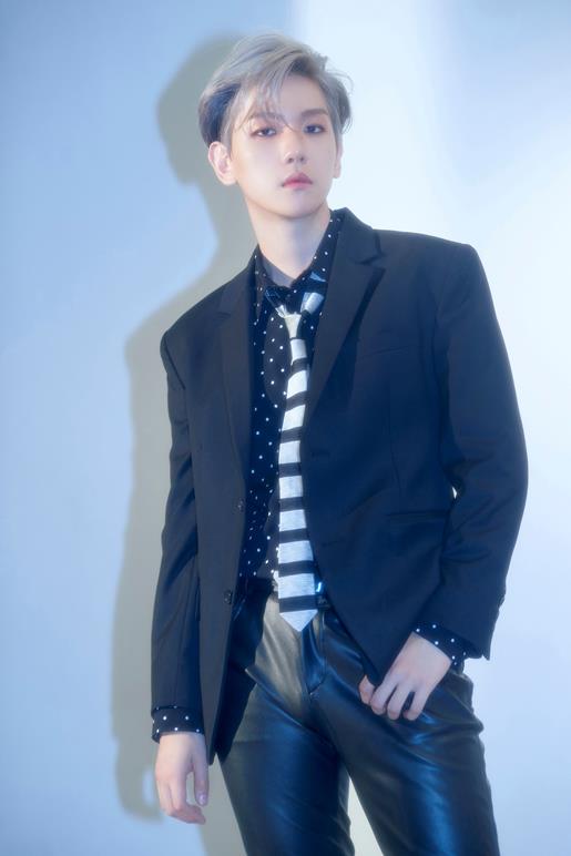 EXO BBBaekhyuns first solo album City Lights Highlight medley video has been released and is a hot topic.The video, which was released on the official website of BBBaekhyun and YouTube at 12 a.m. on the 8th, contains a total of six highlight sound sources on BBBaekhyuns first solo album, including the title song UN Village, Stay Up, Betcha, Ice Queen, Diamond and Psycho, which amplifies expectations for a new album I made him.The title song UN Village is a romantic love song with a combination of groovy beat and string sound. Stay Up is a dreamy R & B song featuring rapper Binzino, and the lyrics attract attention by releasing a special night with a loved one in a sexy way.In addition, Urban Beats hip-hop R&B song Betcha tells a cute yet confident artifact of a man who is convinced that the other person is a fateful love, and the R&B genre Ice Queen, which features sophisticated beats and catchy melody, contains a message that she will win her love with cold charm with her warm heart.Diamond is an impressive R&B ballad by Melody, who crosses major and minor. The lyrics liken love for lovers to a solid diamond. Psycho is an electronic pop song expressing the inside of a man who has lost his way among confused feelings. As he showed a good response to the solo stage of BBaekhyun, he recorded the euphemism version as a bonus track.Meanwhile, BBBaekhyuns first mini-album City Lights will be released on various music sites at 6 pm on the 10th and will be released on the same day.