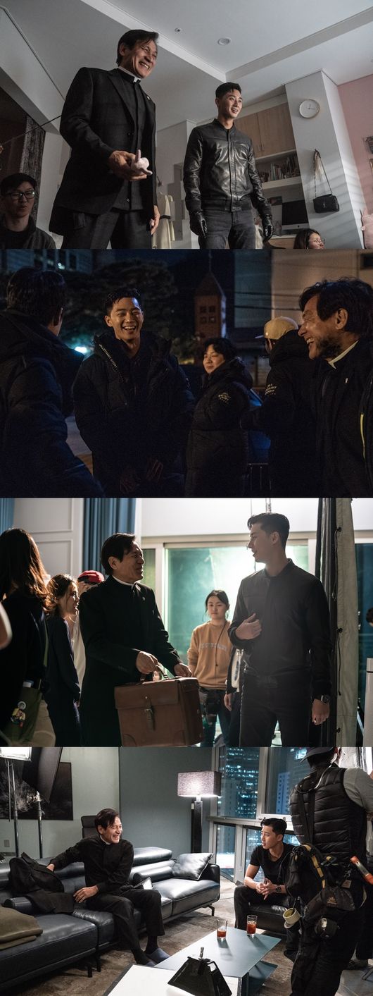 <p> Breathtaking, unfolding fantasy with intense action, with the audience catching on to this summers anticipated Lionis a heart-warming smile that Park Seo-joon and safety of Kemi Steel was introduced.</p><p>Lion(screenplay, Director Kim Ju-Hwan, produced a key, and co-produced seven Studio services, providing distribution, Lotte Entertainment)is a Fighting Champion Dragon weather(Park Seo-joon)family, the priest should have some(safe enough)to meet the world into a chaos strong evil(惡)to fit in, its time. Park Seo-joon, including Ahn Sung-Ki, we also return up to a representative Korean national actress and the young blood a combination of a more anticipated film Lionwith Park Seo-joon and Ahn Sung-Ki of the Explosion proper Breath in anticipation of that Kemi steel to the public for this item to focus.</p><p>This time to the public in the Kemi steel is a fighting champion for a future station and Park Seo-joon and the priest should have some station inside of get for shooting the scene captured by the eye-catching it. The film belongs to an intense and charismatic, and unlike shooting in the field not stop laughing, Park Seo-joon and Ahn Sung-Ki is the Lionthrough the generation beyond the special Breath to show as a chance to see it.</p><p>Especially in childhood, bad father lost back in the world for disbelief, but the remaining dragon after the strong beliefs based on the risking their lives to perform the mission that you meet the evils of the world in the face of these special activities is a cinematic pleasure, and inner you through changes bit by bit to the term and after the appearance of the hot drama of the movie immersive, same day.</p><p>This is like a Lionvia a safe and the first Explosion right synergy for Park Seo-joon is “a real father was like. Taken in the Sir, a lot of it was shot at the end of tonight, thanks to life and learn about things like”a heart of gratitude I was.</p><p>This is in the “Park Seo-joon to learn the charm mass. Breath this fit did and continue to like the work I want to do with it,”and the deep satisfaction of these films, in the show fresh in Kemi, a chance to see it.</p><p>The actual shooting in laughing did not Park Seo-joon and safety of heart-warming case to a steel is this summer the theater has struck you the most Explosion right synergy to for and and movie expectations for further elevates it.</p><p>A powerful evil my fresh stories and new material, differentiated action and attractive actors of the Union by 2019, hoping for the best start Lionis is 31, youre expected.</p><p>/ [Photos] Movie Stills</p><p> Movie Stills</p>
