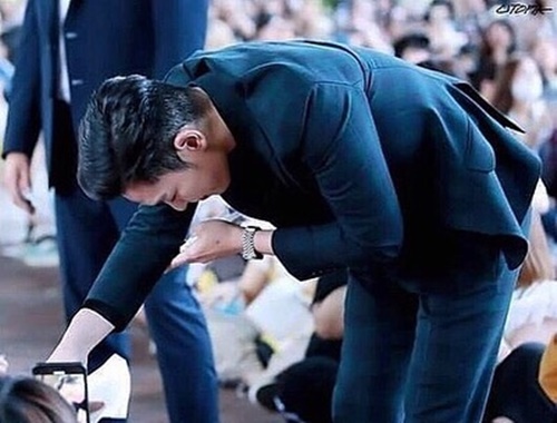탑 이미지