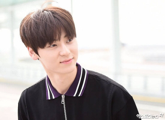 Min-hyun of the group NUEST was selected as the most anticipated musical stone.In a survey of What is the musical stone that is expected to be remembered?, which was held from the 1st to the 7th of the idol chart, Minhyun ranked first with a total of 45% of the vote.In the survey, which included a total of 26,651 people, Min-hyun ranked first with the support of 11,865 people (45% of the votes), and was ranked as the most anticipated star in musicals.The second place was won by Yoon Ji-sung, who received the support of 11,659 people (a 44% vote rate).Followed by Roh Tae-hyun in the hot shot, third place (1332, 5%), Infinite Sung Kyu in fourth place (530, 2%), Vicks Ken in fifth place (524, 2%), Seventeen Dogyeom in sixth place (318, 1%), Infinite Nam Woo-hyun in seventh place (207, 1%), EXO Suho in eighth place (184, 1%) and EXO Baek Hyun in ninth place (32, 1%). below)The results of each survey can be found in the POLL menu on the idol chart. Currently, a survey is under way under the theme of What is the rapper idol with sexy cave bass?Photo = DB