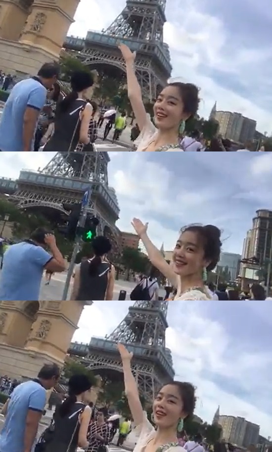 Actor Han Sun-hwa told of his recent trip to Macau.Han Sun-hwa posted a video on her Instagram account on the 8th.Han Sun-hwa in the public footage is walking along the streets of Macau and pointing to the Eiffel Tower model. Han Sun-hwas bright smile attracts attention.The netizens who watched this responded such as cute, always pretty and pleasant trip.On the other hand, Han Seon Hwa appeared in the OCN drama Save me 2 which last month.Photo: Han Sun-hwa Instagram