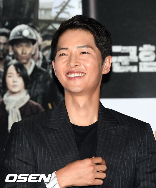 Actor Song Hye-kyo and Song Joong-ki are receiving support from fans as they share their recent status with a bright smile after the divorce announcement.Song Hye-kyo and Song Joong-ki are both doing their silent tasks in the excessive interest of the divorce announcement, so the encouragement of the fans for the two is even hotter.Song Hye-kyo is still receiving much attention as he is on the official list for the first time in 10 days after the divorce announcement with Song Joong-ki on the 6th.Since then, Song Joong-ki has also been attracting attention with his bright-looking recent photos taken with his colleagues appearing in the movie.Song Hye-kyo and Song Joong-ki both entered the hot day mode in the pouring interest.Song Hye-kyo recently participated in an event held at the China Hainan Sanya International Duty Free Shop.It was a pop-up store open event of domestic cosmetics brand that he is working as a model, and he attended the event as scheduled to perform his role in the interest of many people as it was scheduled before the divorce announcement.On this day, Song Hye-kyo stood in front of China media and fans with a bright smile.Song Hye-kyo greeted the people gathered at the scene with a smile and received the attention of local media by showing off his unchanging beauty even in the situation where he was suffering from divorce issue with Song Joong-ki.Because it is Song Hye-kyo, who was on the official list for the first time since the divorce announcement, he received a lot of attention as he was in the field.Song Hye-kyo showed a professional appearance with a lot of interest on the day, digesting the event schedule leisurely.He showed a bright smile to his fans while knowing the excessive interest he had in his divorce announcement with Song Joong-ki, and he played a professional schedule without shaking.Many China fans have also given such song hye-kyo constant support and encouragement.In particular, according to local media reports, a China fan said to Song Hye-kyo, It is so beautiful.Song Hye-kyo responded with a bright smile, sending a message of support in Korean.Song Hye-kyo is suffering from personal affairs, but he expressed his gratitude to the fans who are supporting him constantly.Song Hye-kyo will continue its hot day move apart from the divorce issue with Song Joong-ki.Song Hye-kyo, who has been in the process of delivering the latest news through China Event, is also reviewing the movie return.It is expected that Lee Ju-youngs next film, Saint Anne, of the movie Single Rider, has been discussed for a long time.If you appear on Saint Anne, you will be on screen for a long time since My Life in 2014 and you are more excited.If Song Hye-kyo attended the event and revealed the current situation through the official schedule, Song Joong-kis recent situation was revealed as photos taken with colleagues appearing in the movie Seung Riho spread through SNS.Song Joong-ki was also bright in the photo taken with Actor Kim Tae-ri and Jin Sun-gyu.It featured a routine image of Song Joong-ki, including a V-posing with a smile.Song Joong-ki also attracted attention when it was revealed that he had watched the play at Daehangno in Seoul the day before the divorce announcement.After the divorce announcement, he was about to take the first shot of Seung Riho, and his bright appearance was delivered through photographs taken with his colleagues, which allowed him to calm his fans worries.Song Joong-ki is also receiving more support and encouragement because he is immersed in film shooting rather than personal pain.