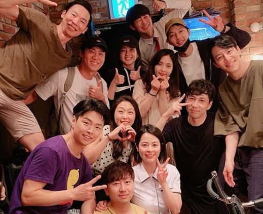 Actor Kim Nam-ho has released a photo of Song Joong-kis recent situation.On the 5th, Kim Nam-ho posted a picture of his instagram with Song Joong-ki, Jin Seon-gyu and Kim Tae-ri.In the open photo, Song Joong-ki is wearing a hat and a mask and is posing with a finger V.Song Joong-ki seems to have left memories with Actors who shoot Win Riho after watching the play Hot Summer. According to media reports, Song Joong-ki applied for divorce mediation with Song Hye-kyo.The photo was also reported in the Taiwanese daily newspaper, proving his keen interest in Song Joong-ki and Song Hye-kyo, and the Saints Daily in Taiwan analyzed that Song Joong-kis expression did not seem to be bad.It was announced that the two people are going through the divorce process, revealing that Song Joong-ki filed a divorce settlement application with the Seoul Family Court through the media on the 27th of last month.Song Hye-kyo and Song Joong-ki said, I decided to finish my marriage after careful troubles.=