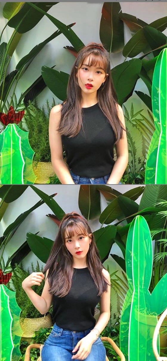Hyunyoung posted two photos on his instagram on the 8th with an article entitled Out of the company.In the photo, Cho is staring at the camera in a black top and jeans. Especially, Hyunyoungs innocent charm stands out.The netizens who encountered this came up with various responses such as true freelancer, good place will come and cute.