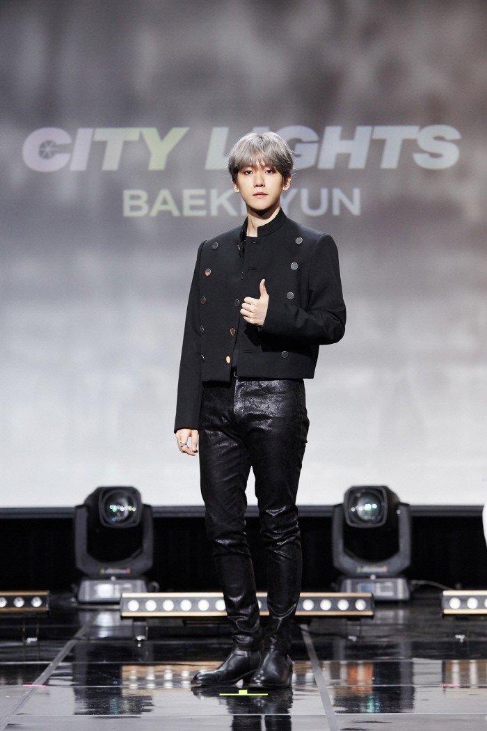 K-pop representative group EXOs main vocal Baekhyun delivers the sweet summer Temptation scent with the first solo release table.On the 10th, SAC Art Hall in Gangnam-gu, Seoul, a showcase was held to commemorate EXO Baekhyuns first solo album City Lights.Solo Vocal Baekhyuns intact music EXO Baekhyun solo album City LightsThe album City Lights is the first solo mini album released by Baekhyun since his debut as an EXO member in 2012.Especially, it is worth not only being an EXO member with a cumulative record of 10 million copies in Korea, but also as an album that fully captures the music charm of vocalists who have been recognized for their music charms such as EXO - CBX (EXO - Chenbak City) and OST and collaver.Because of this value, Baekhyuns City Lights has been welcomed by exceeding 400,000 pieces of physical album pre-order.Baekhyun said, It is an album that contains my identity as a symbol of Light in EXO.I have been preparing since the end of last year to show the solo vocalist Baekhyun beyond EXO Baekhyun.The whole song is filled with hip-hop R & B that I usually want to try. Fascination Panorama made of vocals EXO Baekhyun solo album City LightsThe album track has six songs in total, which convey the taste of colorful R&B while fully utilizing the vocal charm of Baekhyun in the trendy sense created by the groovy bass line.First of all, the title song UN Village, Betcha, which expresses the cute figure of a man with a certainty of fateful love, and Ice Queen, which depicts her willingness to capture her heart with cool charm, express the figure of charismatic Baekhyun in a refreshing and soft R & B atmosphere.Betcha, which means to bet everything on you, and Ice Queen, who expresses her willingness to win her love, are charming as a manly song to think of themselves, said Baekhyun.△ Stay Up (ft.Beenzino) which emits a dreamy atmosphere with rapper Beenzino △ Diamond which reveals a hard love for lover in the transformation of major and minor △ Electronic pop Psycho expressing the inside of confused feelings and depicts the musical sense that Baekhyun is aiming for ...Baekhyun said, It is mainly filled with songs that show the shape of Baekhyun that I have not shown in the meantime.In particular, Stay Up will be able to see a different appearance based on the subtle changes in the lyrics and the atmosphere created by the line. City Night Sky Firelights clean Fascination Baekhyun solo title song UN VillageThe title song UN Village is an R & B song that embodies Looking at the moon with a lover on a UN Village hill in a combination of a grubby beat and a delicate string sound.UN Village, which was seen as a real stage, had the Feelings of Clean Firelight shining in the city night sky.Especially, while the groovy sense of the intense bass line gives trendy hip-hop Feelings, the vocals of Baekhyun, which resonates comfortably and delicately as if flowing from the LP version, are added to make you feel the essence of new tro sense.This sense is also evident in the movie.In the center of black and white tones, the monochromatic color arrangement depicts the sense of the nutro of the Classic and softness, and alternately arranges the empty space and the close-up cut, revealing the hip Temptation code of Baekhyun appropriately and conveying the charm.It was a song that was attractive enough to catch up at once when I first heard it, so I wanted to add more emotion to it even if I added a correction recording, Baekhyun said.EXO Baekhyun The album that fans waited for will be shown, and it will show as colorful solo vocal charm as Perfo EXOBaekhyuns solo album City Lights, which is based on the title song UN Village as a whole, is an album that depicts the vocal charm of Baekhyun in a variety of ways, combining trendy sense and The Classic Feelings.Baekhyun said, I finally released a solo album that fans have been waiting for a long time.We will build up sympathy by providing opportunities to meet fans in various fields with EXO concert. We will continue to make solo albums in the future and show you as a solo vocalist who fully digests various genres along with EXOs performance charm.On the other hand, EXO Baekhyun will release his first solo album City Lights through each music site at 6 pm on the day, and will start his activities with the title song UN Village.