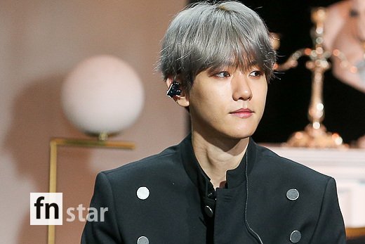 The group EXO Baekhyun attended the first solo album City Lights (City Lights) showcase held at SAC Art Hall in Gangnam-gu, Seoul on the 10th.Baekhyuns first mini-album, City Lights, includes the title song UN Village (UN Village), Stay Up (Stay Up), Betcha (Betcha), Ice Queen (Ice Queen), Diamond (Diamond), Psycho (Psycho) Composed of songs, you can meet Baekhyuns outstanding vocals and sensual music world.