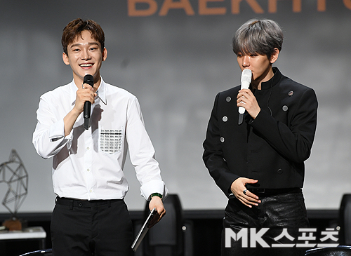 Group EXO Baekhyun released his solo album seven years after his debut; he expressed his aspirations to capture the public with a colorful voice.On the afternoon of the 10th, a showcase was held at SAC Art Hall in Gangnam-gu, Seoul to commemorate Baekhyuns first solo album, City Lights.Baekhyun, who made his debut as Exo in 2012, released his first solo album in seven years. He has shown various activities with Exo and Chenbacsi.I was also burdened with showing my full self as a solo, but I am excited to be released on the album. The title song UN Village is a love song that expresses a romantic time to look at the moon with a lover on the hill of the UN Village as a scene of a movie.Baekhyun caught the attention with his trendy atmosphere and soft vocals on stage, especially unlike the EXO stage, which usually shows powerful performances, he overwhelmed the atmosphere with his voice.Chen watched as he watched Baekhyun prepare and worried.I am still cool enough, but I am looking forward to seeing the fans and the public react more hard. Baekhyun, who first proposed to the company to release his solo album at the end of last year, finally made his debut in front of the public for about eight months.It is a genre that I wanted to try as a solo album from the past.  I Votingd for members and accepted the opinions of the company and made an album.I decided to call it City Lights because my identity is light at Exo. When asked about his goal, Baekhyun said, I think it would be good if I was in the top spot. He laughed shyly and expressed his affection for fan club Exoel, saying, I want to have time with fans who are actually waiting for my grades.In particular, he said, I know the members of the EXO even if I look at each other.I think it will be as hard as it is now and I will keep the hardness that other members can fill even if someone is empty. In addition, the BTS, which is sweeping the K-POP craze around the world, said, I think it is really great. I think there is something to learn as a Singer.I think its natural to applaud each other in the good part.Finally, he said, I would like you to wonder about the future of Exo and Baekhyun.