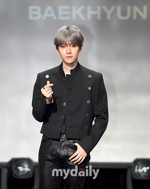 Group EXO Baekhyun introduced his solo debut song directly.On the afternoon of the 10th, a showcase was held to commemorate the release of Baekhyuns debut solo album City Lights at SAC Art Hall in Samseong-dong, Gangnam-gu, Seoul.On the day, Baekhyun said of the title song UN Village  (I got to know the song) and the first feeling was so good, he said, I made two or three correction recordings.I wanted to include my own emotions, so I prepared them, but I hope many people will like them. Especially, It is a genre that I did not show, he said. I hope that Baekhyun had this color?Meanwhile, Baekhyuns new album included a total of six songs, including the title song UN Village and R&B song Stay Up featuring rapper Binzino.UN Village is a romantic love song of R & B genre that can feel the soft vocals of Baekhyun.The announcement at 6 p.m.