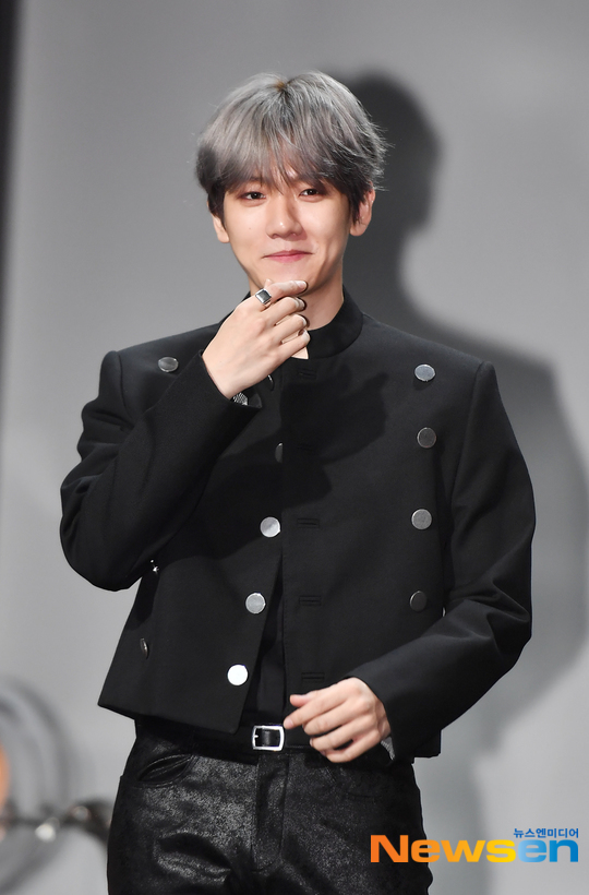 EXO Baekhyun gave his impression of releasing his first solo album.On the afternoon of July 10, at SAC Art Hall in Gangnam-gu, Seoul, Showcase was held to commemorate EXO Baekhyuns first solo album City Lights.Ive shown you a variety of activities in EXO and EXO Chenbak City, but when I said I was working as a solo, I was not burdened, said Baekhyun. There is no member to expect and I have to show myself completely by myself.I was excited about what would happen and I thought I would like to see it soon as I was expecting it today. EXO member Chen took charge of Showcase MC on the day and fired Chen.Baekhyun seems to have been more worried than other times because he is preparing the album so far, Chen said. Baekhyun is cool enough but he is preparing harder.I am looking forward to how the public will respond when this album comes to the world. Baekhyuns first album title song, United Nations Village, is a love song that expresses a romantic time to look at the moon with a lover on the hill of United Nations Village as a scene of a movie. It is a combination of grubby beats and string sounds.Meanwhile, Baekhyuns first solo album, City Lights, will be released on various music sites at 6 p.m. on the same day.Lee Ha-na / Pyo Myeong-jung