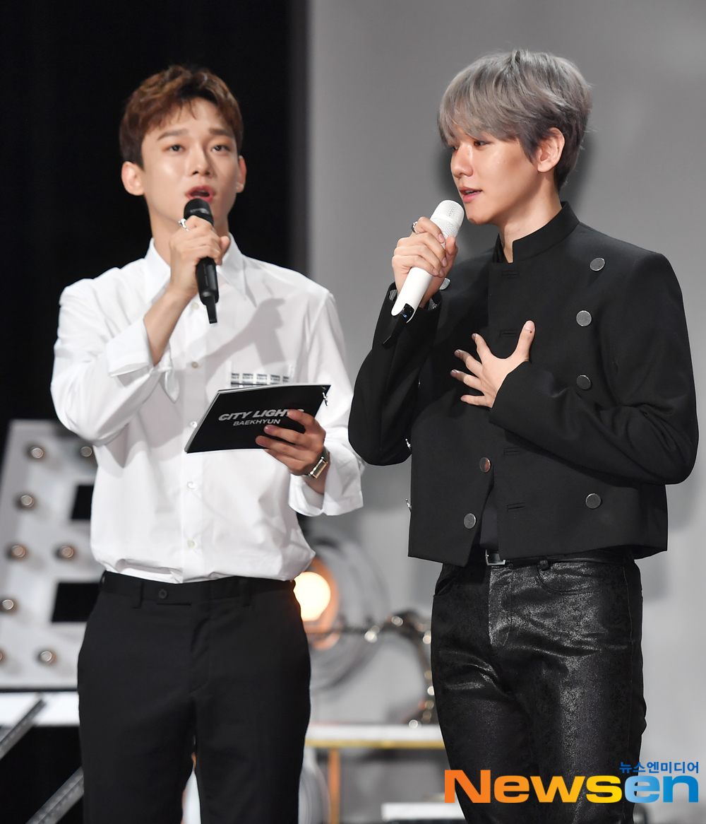 EXO Baekhyuns first solo album Showcase was held at SAC Art Hall in Samseong-dong, Gangnam-gu, Seoul on July 10Chen was in charge of the Baekhyun Showcase.Baekhyuns first mini-album, City Lights, will be released today at 6 p.m. on various music sites, including the title song UN Village (UN Village), Stay Up (Stay Up), Betcha (Betcha), Ice Queen (Ice Queen), Diamond (Diamond) Almond), Psycho (Psycho) and six songs, you can meet Baekhyuns outstanding vocals and sensual music worldexpressiveness