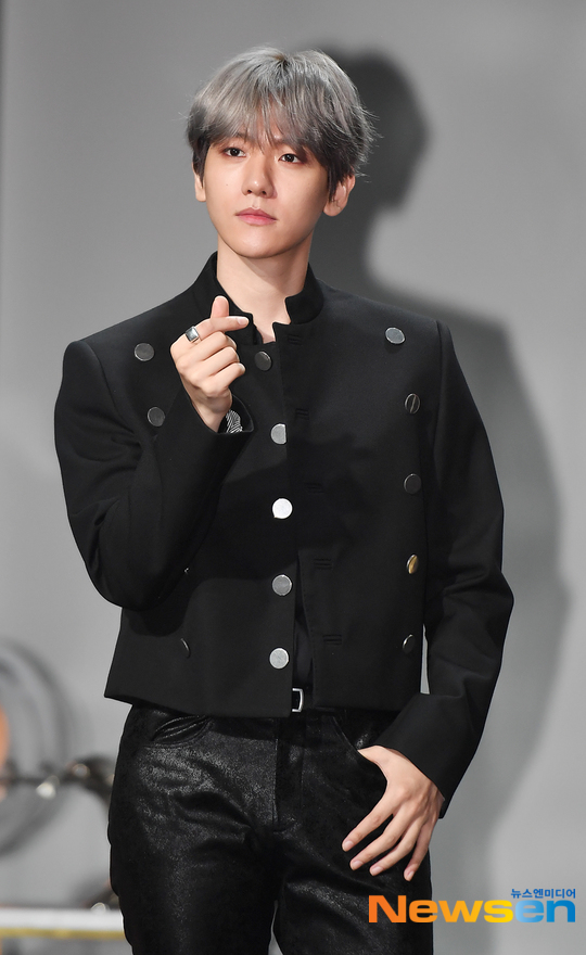 EXO Baekhyun has commented on the performance of BTS.Baekhyun mentioned BTS at a showcase commemorating the release of his first solo album City Lights at SAC Art Hall in Gangnam-gu, Seoul on July 10.Recently, EXO has had a vacancy as a complete body due to the enlistment of Siu Min and Dio.On this day, Baekhyun asked about the future of EXO, I think that I can live with my members as well as my friends as I am now.If there was no friendship between the members, I couldnt even come here now.Since we can see what we are talking about even if we look at each other, the future of EXO is as solid as it is now, and even if someone is away, other members can fill it.I hope that many people will be curious about the future of EXO in the future. Baekhyun also praised the performance of BTS, which is performing worldwide. Baekhyun thinks it is great and it is great friends who have worked hard.Its natural to applaud them in one part and have some things to see, he said.Baekhyuns first album title song, United Nations Village, is a love song that expresses a romantic time to look at the moon with a lover on the hill of United Nations Village as a scene of a movie. It is a combination of grubby beats and string sounds.Meanwhile, Baekhyuns first solo album, City Lights, will be released on various music sites at 6 p.m. on the same day.Lee Ha-na / Pyo Myeong-jung