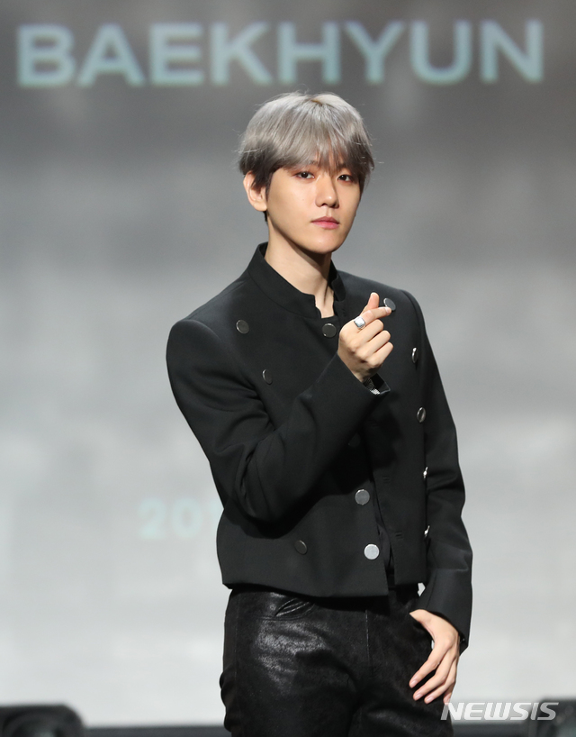 Baekhyun (27) of the group EXO will release his first mini album City Lights at 6 p.m. on the 10th.It is the first time in seven years that he released a solo album as a unit of EXO and EXO Chenbak City.Its not just a burden. After practicing, including vocal lessons, its helped you improve your skills. Its a good synergy. Ha ha.Thank you for thinking to Baekhyun, too, Did you have this color?The title song is UN Village, a romantic love song from the R&B genre that allows you to feel the soft vocals of Baekhyun.It is said that he captured himself in 10 seconds as soon as he heard it. The agency objected, but it was pushed to the title song.UN Village is where the Seoul Hannam-dong luxury villas are gathered. The members first heard the title and misunderstood it as a song of feeling like a prince.I like the scenery looking down from the hill behind the UN Village, which means I want to show it, Baekhyun laughed.The album featured six songs, including R&B Stay Up featured by rapper Binzino and hip-hop R&B Betcha, which contains a cute and confident attitude of a man.The album name City Lights is derived from the superpower Light that Baekhyun played in EXO. The team was noticed for giving members a world view that they had superpowers at the time of their debut in 2012.As the members enlisted in sequence, they looked more into reality. Baekhyun also said, Unlike EXO, I called it out.Baekhyun is also popular as a solo, with the albums pre-order totaling 401,545 copies (as of the 8th).EXO is showing strong sales of offline albums, including Quintusple Millions sellers and 10 million cumulative domestic sales.On the other hand, EXO has set July as EXO Munce and is carrying out various activities.Following Baekhyun, EXOs new unit Sehun & Chan Yeol (EXO-SC) will also release its first mini album, What a Life, on the 22nd.On the 19th ~ 21st and 26th ~ 28th, the fifth solo concert EXO Planet # 5-Exploration will be held at the Seoul Olympic Park K Spo Dome.