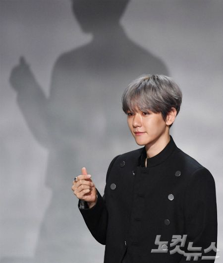 Baekhyun has gained global popularity by working as a unit EXO-Chenbak City of EXO and EXO, and has been a collaboration song with duet songs Dream (Dream) with Bae Suzy, The Day with Kwill, Bigawa with ownership and singing, and Young (YOUNG) with Rocco. He did well on the chart.This is the first time I have released a solo album.Thank you for your precious time, such a good day.I have shown various activities in EXO and EXO - Chenbak City, but when I was solo, I was not burdened at first.I thought I should show myself completely, but I am excited about what it will be like today, I can expect it, and I want to show it quickly. The showcase was hosted by teammate Chen.Baekhyun was nervous for the first time in solo, and I watched him practice to show him a nicer look, which is nice enough.I am also looking forward to what kind of reaction this album will have when it comes to the world. Im a light guy at EXO. Ive named the album City Lights with the identity of EXO Baekhyun.The work has been going on since the end of last year, but the title song has been delayed and it is now available. The title song United Nations Village is a love song of R & B genre that stands out as a scene of a movie that expresses a romantic moment of looking at the moon with a lover on a hill.New producer Leon and Dress worked on it.Its a romantic song that goes to a good place where I only know my beloved lover and I know and whispers love while looking at a good landscape.United Nations Village refers to the place where Hannam-dong villas are gathered.The members were expecting the title of the song and the song of the princely Feelings. If you listen, it is a song that tells the story of the hill behind it, not the United Nations Village.(Smile)I listen to the original song and I decide whether the song is not so much in 10 seconds, not because its my song, but it captivated me in 10 seconds.I do not make a correction recording, but I tried to put my own sensibility in two or three correction recordings.In fact, I was worried about what song to choose as a title, but I thought I would show a new look with United Nations Village which contains the direct lyrics that I have not shown so far.The company did not want this song, but I wanted to do it with this song. Ive got a stage without performance to show you what Im usually looking like, Uh, this color for Baekhyun? And I want you to feel the song.Ive been practicing a lot to improve my personal skills, and I think the burden of solo has helped me improve my skills.I think I was shocked by my own appearance and tried harder. Unlike EXO, I sang without strength, but I hope you will feel that tone.If EXO appealed to sexy with performance, solo Baekhyun will appeal to sexy with voice. The album was attended by a large number of domestic and foreign musicians including Leon, Dress, Beenzino, Cha Cha Malone, Dark Child, Stereotype, London Noise, Kenji, Diz and Cold.Baekhyun did not participate in writing or work separately.Because there are many people who are better than me...I actually wrote the top model once, but the company refused to look back. (Laughs).I wanted to say, Oh, its not my way. I tried to make vocals that I could do well. I thought it was a priority to show stability as a player. Mr. Beenzino has featured me, and as soon as I first heard this song, I thought of Mr. Beenzino, who I personally do not have any friends, but I asked him to accept it and he readily accepted it.I hope youre expecting a lot.After some introduction to the album, Baekhyun also mentioned an episode with his agency SM Entertainment Lee Soo-man general producer.Mr. Lee Soo-man gathered EXO members to create a group chat room. But he kept doing Ajah Gag. Baekhyun solo is hard, right?And I said, Its a little hard. And he said, Go to your village and rest....I didnt answer. (Laughs) After that, he bought snacks and came to the EXO practice room.Why dont you reply, Im a gag. But I was glad to hear you say, Im listening to songs every day and I think Im very good.Its a number I never imagined. 400,000, I still dont believe it. (Smile. I think I can trust it with my own eyes.When you fans said, When do you come out with a solo? And you waited a lot. Its a long-standing and thought-out album. I hope youll listen to it a lot.Baekhyun will release the entire song of the album at 6 pm on the 12th, KBS2 Music Bank, MBC Show! Music Center.On the 14th, SBS popular song and other music show programs will appear on the stage.I got a solo album in seven years after my debut, EXO, EXO - I tried to show you the color of Baekhyun, which is different from the time of Chenbak City.I hope you will keep an eye on my activities in the future. Im going to continue to produce my solo album starting with this album.I plan to show you the Baekhyun, which is not only R & B but also various genres. It will also communicate with fans through YouTube, which recently opened a personal YouTube channel.Theres a Blady thing there, there were a lot of Blady from EXO, and fans were waiting for us to look back on the old things.I felt sorry and sorry when I saw it.So I thought that I would like to show the fans curiosity by showing them how to exercise through YouTube, how to play in the recording room, and how to play games.In the future, YouTube is going to approach the stage with a different kind of familiarity. I dont think we would have come all this way without our friendship.I do not think Im talking anymore, but I think the future of EXO will be hard because it is like a family to know what I think even if I look at my eyes. I personally have a desire to continue to be in someones memory.I want to make someone say EXO Baekhyun when 10 or 20 years have passed so that the answer can be cool.So Im continuing with a lot of Top Model. I think its going to happen if I work hard.