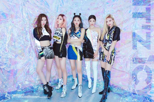 ITZY (now) is the new monster, and it has confirmed its comeback date on the 29th.JYP Entertainment announced this on the 10th at 0:00 on the SNS channel of ITZY by posting two group teasers of the new album ITz ICY (IC).According to this, ITZY will release its new album ITz ICY at 6 pm on the 29th, and will pre-release the music video of the title song at 0:00 on the 29th and meet with fans.The teaser, which was released, was filled with the superior visuals of the five ITZY members and the charm of the eyes that caught the attention.In particular, Yezi, Lia, Ryu Jin, Chaeryeong and Yuna, who boast perfect proportions, showed off their visuals of reversal newcomers by perfecting the styling and colorful and trendy concepts that showed ITZYs unique personality.In addition, the phrase ITz ICY, which means the name of the album in the teaser, also hinted at the concept of blowing up the heat this summer, stimulating curiosity about this comeback.ITZY, recognized as the hot newcomer to the 2019 music industry, released its first digital single ITz Different (with Difference) and its title song Dallala on February 12 this year and debuted.The debut song Dalladara MV exceeded 10 million views in 18 hours and exceeded 100 million views in 57 days, establishing a record of breaking 100 million views in the shortest period based on the K-pop debut group.In addition, K-pop girl group standard, the shortest period terrestrial music broadcasting 1st place and terrestrial 7th king including 9 music broadcasting total 9, including the birth of 2019 music industry best newcomer was announced.In addition, the five members of Yezi, Lia, Ryu Jin, Chaeryeong, and Yuna showed a special charm with distinctive characters, trendy and unique visuals and styles, and gave a powerful stage that was not new to their debut song Dalla.ITZY announced the official fandom name MIDZY which means ITZY believes only MIDZY! In the first five months of its debut on the 8th.ITZY will build a bond with MIDZY in the future and will shine a unique presence.ITZY, which predicted the gust of the music industry this summer with only teaser release, is attracting the attention of the music industry and fans in the new song and new concept to be released in this comeback.JYP Entertainment Provides