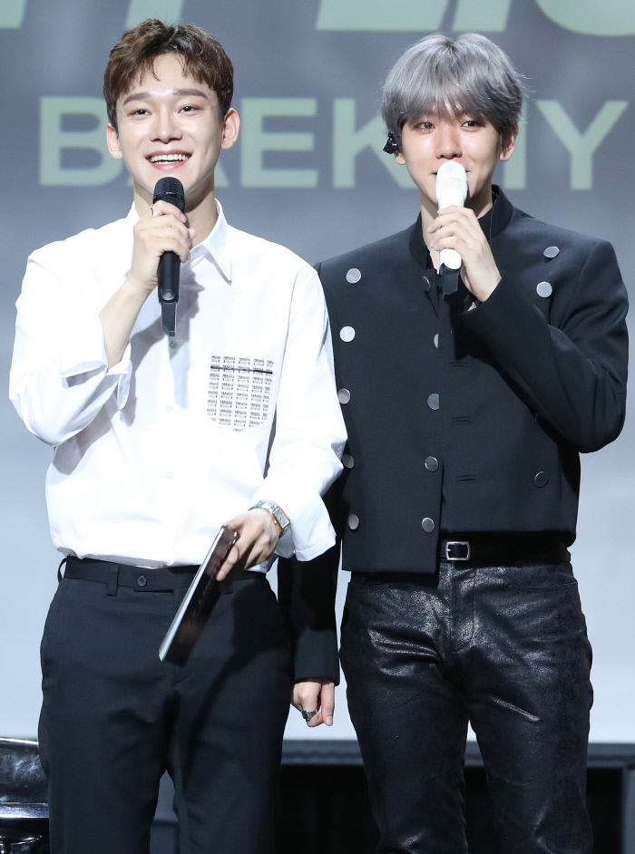 Baekhyun, who released his first solo album in eight years as a member of the group EXO, revealed why he repeatedly challenged new media such as YouTube.Baekhyun attended the showcase of his first mini album CITY LIGHTS held at SAC Art Hall in Samseong-dong, Gangnam-gu, Seoul on the afternoon of the 10th.At this showcase, hosted by EXO colleague Chen, Baekhyun released a music video with the stage of the title song United Nations Village (UN VILLAGE).Baekhyun recently launched a YouTube channel with his own name along with the release of his solo album.Idol singers with many schedules usually post their official videos and music videos on the channel, while Baekhyun shares various daily lives in the form of V-log based on videos.When I was doing Singer activities, there was a gap, so I could see fans waiting while watching the old broadcast videos.I was sorry and sorry for that, so I prepared it, he said. I thought I could show you the comfortable atmosphere of Baekhyun under the stage by introducing not only V-log content but also good games and showing you the recording studio.The fact that we make our debut and record 10 million records in cumulative records is because of our fans rather than because we are good at it, he said. I thought it would be nice to show you the usual way when I was broadcasting live broadcasts while thinking about whether we can receive it or not.If you have an assessment that you are feeling better, you will show yourself exercising. So I thought about YouTube. I realized that it was hard to complete a song while working as a soloist, said Baekhyun, I have a bigger longing for members.If you are going to do EXO activities in the future, I think you can work harder. In the first mini album of Baekhyun, which contains six songs, songs were filled with various musical tastes of Baekhyun based on hip-hop and R & B.The title song United Nations Village is a song about the theme of wanting to whisper love while seeing a wonderful background in a wonderful space that only you know. You can see Baekhyuns advanced singing ability.Baekhyuns mini album <City Lights> can be found on various online music sites from 6 pm on the 10th.