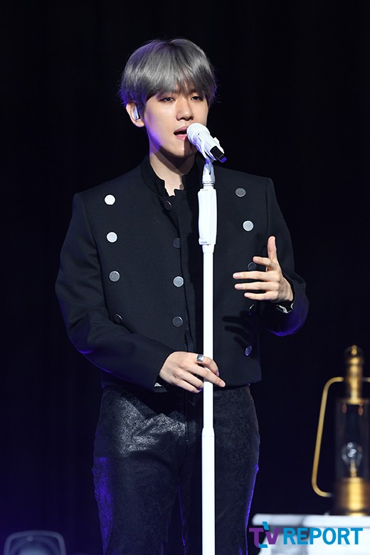 Baekhyun of the group EXO showed extraordinary confidence in his first solo album and opened his debut solo debut.On the 10th, a showcase commemorating the release of Baekhyuns solo album City Lights was held at SAC Art Hall in Gangnam-gu, Seoul.Baekhyun released his solo song Ill Come (Take You Home) in 2017, but its the first time in seven years that he has made his debut.It is also noteworthy that he is going to solo activities for the second time among EXO members after Chen, who released his solo album April, and Flower in April.Baekhyun said, I have shown various activities in EXO and EXO Chenbak City, but when I was doing solo activities, I was not burdened.I have no members to support, and I am burdened by the idea of ​​showing myself alone. I am excited and excited about what it will be like today. I want to show you quickly.I miss the members (as I prepared the solo album), and I think I can prepare for this EXO concert really hard, he laughed.Baekhyun said it took eight months for the solo album to come out. From the end of last year, I gave the company an opinion that I wanted to release a solo album.It took more time because I prepared from then and I did not choose the title song well at first, he explained why the release of the solo album was delayed.City Lights exceeded 400,000 pre-orders, realizing the tremendous popularity of Baekhyun.It is also a proof that fans have been waiting for Baekhyuns solo album for a long time. Baekhyun said it was an unimaginable figure.I think I should believe it with my own eyes. The title song United Nations Village is a R & B song that harmonizes groovy beat and string sound.United Nations Village has taken a romantic time to look at the moon with a lover on the hill.The lyrics Hannam-dong United Nations Village appearing in the chorus give realistic and trendy Feelings, not the fantasy Feelings that EXOs song lyrics have given.Baekhyun said, My agency did not want this song as a title, but I wanted to do it with this song.I thought it was a good way to show a new look by title United Nations Village which resembles the straight lyrics that I have not shown in the meantime. When you listen to EXO title songs or songs, you can distinguish whether the song is good or not in 10 seconds.This song was not my song, but I caught me in 10 seconds and the first Feelings were so good. City Lights includes six songs in a trendy atmosphere, including United Nations Village.Among them, Stay Up attracted attention as Beenzino participated in the feature.As soon as I heard this song, Mr. Beenzino came up, said Baekhyun. I did not have any personal acquaintances, but I was really grateful for the pleasure.Psycho, which is included as a bonus track, is a song that Baekhyun showed as a solo stage at the EXO concert held earlier.I had a lot of fans asking me to make a euphemism, and I asked the company to make a euphemism because I thought I should make a euphemism because of that request, Baekhyun said.Asked about the reason why he did not participate in the composition of the song, Baekhyun said, I challenged the songwriting, but the company refused to look back.I do not want to be my way, and there are people who are much better than me, so I focused more on vocals and dances that I can do well.If I have a chance, I can participate in songwriting, but I think it is a priority to show a sense of stability by raising my skills. Baekhyun also told an anecdote with SM Entertainment CEO and producer Lee Soo-man.Lee Soo-man said that he usually does a lot of jajagags. Lee Soo-man said that it is a little difficult because he said that it is not difficult these days.So I didnt reply. After a while, Lee Soo-man bought the members a red bean curd, and then he said, Baekhyun, why dont you reply?I also said, Ajagg is a gag. Asked about the first pledge, he said, I have not thought about it yet. If I get to the top, I think I should think about it.Baekhyuns first mini-album City Lights can be heard on various music sites at 6 pm on the day.On the other hand, Baekhyun will show KBS2 Music Bank, Yoo Hee-yeols Sketchbook on the 12th, MBC show on the 13th!Music center and SBS popular song on the 14th to show United Nations Village stage.
