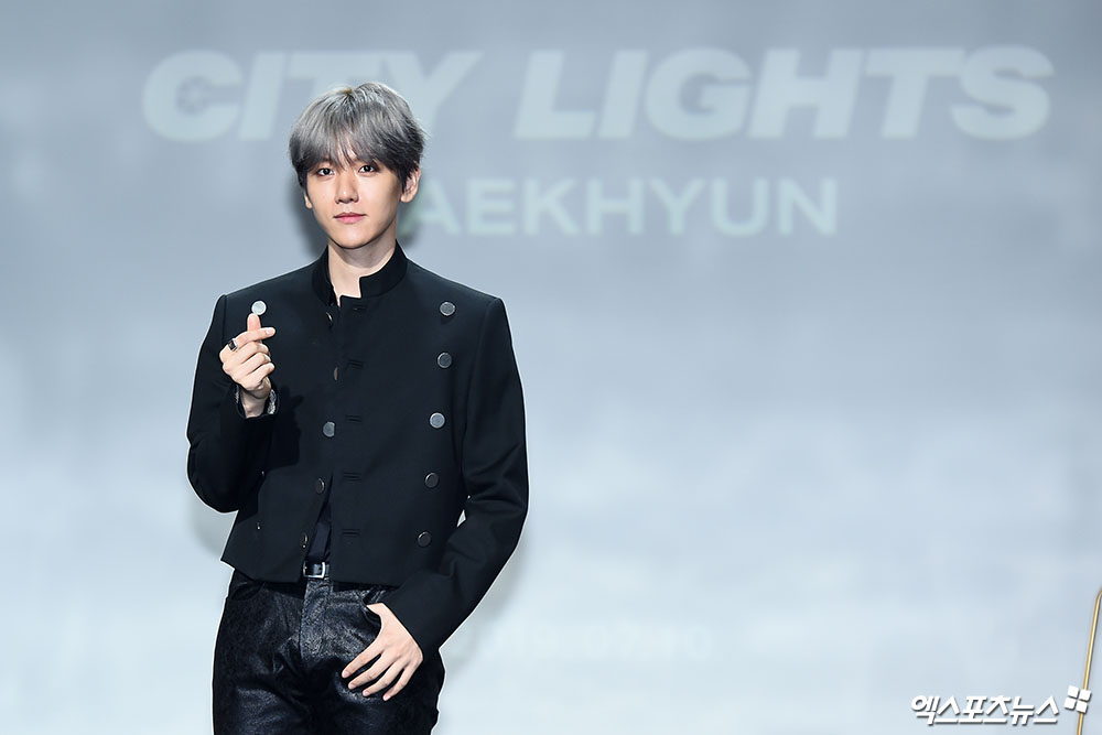 On the afternoon of the 10th, EXO Baekhyuns first solo album City Lights was released at SAC Art Hall in Samseong-dong, Seoul.EXO Baekhyun, who attended the showcase on the day, poses.