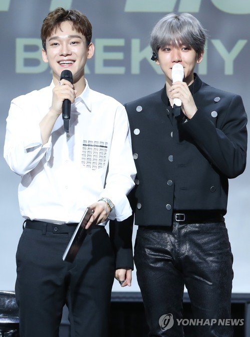 His first solo album in his debut seven years, City Lights ... Hip Hop R & B.A pre-order of 400,000, I cant believe...as I am proud of the Lee Soo-man compliment.Baekhyun held a showcase at SAC Art Hall in Samseong-dong, Gangnam-gu on the afternoon of the 10th and said, I can not believe it because it is an unimaginable number.The teams main vocalist, Baekhyun, has put Hop-hop R & B as a major genre if you go solo.The title song United Nations Village (UN Village) is an R&B genre in which rhythm and string sound are harmonized.It is a love song that expresses a romantic time to look at the moon with a lover in a hill near Hannam-dong United Nations Village.When I first heard the title, I thought of an apartment (Hannam-dong) and it was called United Nations Village.What is the United Nations Village? I thought it was a lyrics that would cause curiosity.I did not want to be a title in my agency, but when I wanted to do it with this song, I heard my opinion. If you want to have your own time, such as drives and park walks, you might want to wear earphones and drink cool air, he said.The album included world-renowned music producer Dark Child, British composer London Noise, and composer Kenji, who wrote songs for SM singers.Rapper Binzino featured on the song Stay Up (Stay Up); Baekhyun did not participate in the songwriting and composition.There were a lot of people who were better than me, and I did not get it from the company, so I said, Lets find something else to do. So I was a little more concerned about vocals and dance.I could participate in writing and composing, but I thought it was a priority to improve my personal ability and show stability as a singer. Usually when you release a solo album, you fill your thirst in the team or reveal your personality.The difference in the direction of music seems to be whether it shows intensity with performance or fills it with a voice alone, Baekhyun said. EXO appeals sexy with performance and sexy with a solo voice.He also emphasized that he will continue to produce solo albums and show various genres.SM Lee Soo-man, general producer, also said he encouraged Baekhyun to go out alone in seven years.Mr. Lee Soo-man created a group room with EXO, and he did a lot of gags, and I didnt know what to say once, so I didnt reply.When I saw him a few days ago, he said, Ajah gag is a gag, and he said, Im listening to songs every day. I feel good because Im proud of my skills.Questions were also asked about the teams future, as the group transition period came in seven years of activity, and two members Siu Min and Dio joined the army.I think it is necessary to pray for happiness like the members and now, he said. If there were no members, I could not come until now.Now I know what I think even if I look at my eyes, and I think that other members can fill the vacancy even if anyone is empty. He will join the members again after shorting his solo career. EXOs fifth concert will be held at the Olympic Park Gymnastics Stadium for six days from 19th to 21st and 26th to 28th.He is going to perform solo at the concert.In May, he also opened a private channel on YouTube.I felt sorry and sorry for the way the fans liked it when they watched the old videos, and I thought it would be nice to show my little daily life.I think it will be a chance to approach the feeling of a friend, a close brother, and a brother, not a Baekhyun on stage. City Lights, the first solo album in seven years of debut. Hip-hop R & B. I can not believe it.