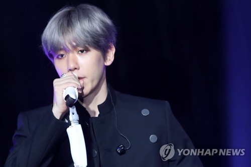 His first solo album in his debut seven years, City Lights ... Hip Hop R & B.A pre-order of 400,000, I cant believe...as I am proud of the Lee Soo-man compliment.Baekhyun held a showcase at SAC Art Hall in Samseong-dong, Gangnam-gu on the afternoon of the 10th and said, I can not believe it because it is an unimaginable number.The teams main vocalist, Baekhyun, has put Hop-hop R & B as a major genre if you go solo.The title song United Nations Village (UN Village) is an R&B genre in which rhythm and string sound are harmonized.It is a love song that expresses a romantic time to look at the moon with a lover in a hill near Hannam-dong United Nations Village.When I first heard the title, I thought of an apartment (Hannam-dong) and it was called United Nations Village.What is the United Nations Village? I thought it was a lyrics that would cause curiosity.I did not want to be a title in my agency, but when I wanted to do it with this song, I heard my opinion. If you want to have your own time, such as drives and park walks, you might want to wear earphones and drink cool air, he said.The album included world-renowned music producer Dark Child, British composer London Noise, and composer Kenji, who wrote songs for SM singers.Rapper Binzino featured on the song Stay Up (Stay Up); Baekhyun did not participate in the songwriting and composition.There were a lot of people who were better than me, and I did not get it from the company, so I said, Lets find something else to do. So I was a little more concerned about vocals and dance.I could participate in writing and composing, but I thought it was a priority to improve my personal ability and show stability as a singer. Usually when you release a solo album, you fill your thirst in the team or reveal your personality.The difference in the direction of music seems to be whether it shows intensity with performance or fills it with a voice alone, Baekhyun said. EXO appeals sexy with performance and sexy with a solo voice.He also emphasized that he will continue to produce solo albums and show various genres.SM Lee Soo-man, general producer, also said he encouraged Baekhyun to go out alone in seven years.Mr. Lee Soo-man created a group room with EXO, and he did a lot of gags, and I didnt know what to say once, so I didnt reply.When I saw him a few days ago, he said, Ajah gag is a gag, and he said, Im listening to songs every day. I feel good because Im proud of my skills.Questions were also asked about the teams future, as the group transition period came in seven years of activity, and two members Siu Min and Dio joined the army.I think it is necessary to pray for happiness like the members and now, he said. If there were no members, I could not come until now.Now I know what I think even if I look at my eyes, and I think that other members can fill the vacancy even if anyone is empty. He will join the members again after shorting his solo career. EXOs fifth concert will be held at the Olympic Park Gymnastics Stadium for six days from 19th to 21st and 26th to 28th.He is going to perform solo at the concert.In May, he also opened a private channel on YouTube.I felt sorry and sorry for the way the fans liked it when they watched the old videos, and I thought it would be nice to show my little daily life.I think it will be a chance to approach the feeling of a friend, a close brother, and a brother, not a Baekhyun on stage. City Lights, the first solo album in seven years of debut. Hip-hop R & B. I can not believe it.