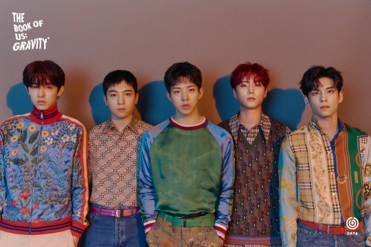 The band Day 6 (DAY6) released a group photo and raised the expectation of the fifth mini-album The Book of Earth: Gravity, which is about to be released.The photo shows Day6, looking at the front with a subtle atmosphere, and showed off her intense charm in a colorful costume.Day6 will release a new album on the 15th, about seven months after the fourth mini album released last December.According to his agency JYP Entertainment, Day6 filled six songs in various genres, including the title song, Lets Be a Page, on the new record.All members participated in the music work and melted their colors.Day6 will release a new album and will hold a world tour concert starting from Seoul from August 9th to 11th.