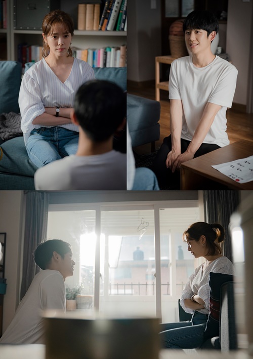 The scene of the tit-for-tat explosion of actor Han Ji-min and Jung Hae-in will be revealed.In the 31st and 32nd episodes of MBCs tree mini series Spring Night, which will be broadcast on the afternoon of the 11th, it is expected that the scene where Han Ji-min (played by Lee Jung-in) and Jung Hae-in (played by Yoo Ji-Ho) are engaged in a cute nervous battle will be revealed.Earlier, Lee Jung-in (Han Ji-min) and Yoo Ji-Ho (Jung Hae-in) understood each others lack and showed a closer relationship.The eyes of the two people who overcame the crisis and became harder warmed to the hearts of those who showed their deeper minds.In the public photos, Lee Jung-in, who looks at Yoo Ji-Ho with his arms folded as if he is angry, and Yoo Ji-Ho, who kneels in front of him and seems to laugh.It seems that Yoo Ji-Ho is asking for forgiveness and that he made a mistake.Especially, the smile of Yoo Ji-Ho, who leaned toward Lee Jung-in with a smile, and Lee Jung-in, who looks at him as if he is disgusted, but smiles as if his mouth is rising.With only Lee Tae-hak (Song Seung-hwan)s opposition left, Lee Jung-in and Yoo Ji-Ho, who have become more rigid toward each other, are interested in broadcasting today whether they can overcome this and get married.