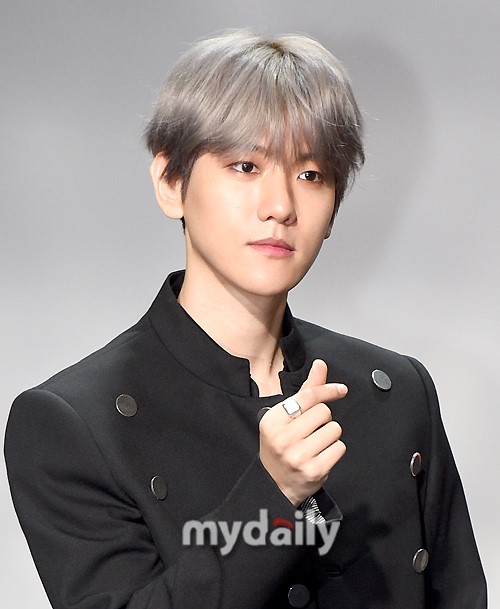 Group EXO member Baekhyun proved her powerful solo power with her first album, City Lights (City Lights).Baekhyun released City Lights on various music sites at 6 p.m. on Tuesday, which topped the list of top albums in 66 regions around the world on iTunes.United States of America, Canada, France, Germany, Argentina, Brazil, India, United Arab Emirates, Australia, Austria, Brunei, Bulgaria, Cambodia, Chile, Colombia, Costa Rica, Cyprus, Czech Republic, Denmark, Dominican Republic, Egypt, Estonia, Bahrain, Finland, Greece, Honduras, Hong Kong, Hungary, Indonesia, Israel, Jordan, Jakhstan, Laos, Lithuania, Luxembourg, Macau, Malaysia, Mauritius, Mexico, Moldova, Mongolia, Namibia, Netherlands, New Zealand, Nicaragua, Norway, Oman, Armenia, Philippines, Poland, Portugal, Qatar, Romania, Russia, Saudi Arabia, Singapore, Slovakia, Spain, Sri Lanka, Sweden, Switzerland, Taiwan, Thailand, Turkey, Ukraine, Vietnam First in the back.In addition, this album, which has proved its high interest before its release, exceeded 400,000 pre-orders, and has been ranked # 1 on the album charts such as Hanter chart, Shinnara record, Kyobo Bookstore, HotTrax, as well as Chinas largest music site QQ music and Cougu Music.The title song UN Village (UN Village) is also getting a good response, including the first place in the Vibe and the second place in the Bucks.In addition, United States of Americas famous media Billboard introduced Baekhyuns solo album on its official website on the 10th (local time), saying, Baekhyuns emotional vocals convey various emotions.UN Village is a vocalist of Baekhyun unfolding on a groovy beat, making him feel like he is experiencing what he describes. On the other hand, Baekhyun will show KBS 2TV Music Bank, Yoo Hee-yeols Sketchbook on the 12th, MBC show on the 13th!Music center and SBS popular song on the 14th, and will debut solo debut.