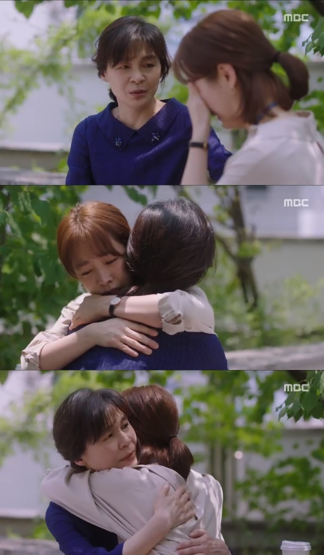 Han Ji-min was allowed to give a tear to his mother, Gil Hae-yeon.Lee Jung-in (Han Ji-min) met his mother, Shin Hyung-sun (Gil Hae-yeon), in the 29-30 episode of MBCs tree drama Spring Night, which aired on July 10 (played by Kim Eun/directed Ahn Pan-seok).Lee Jung-in was late in his decision to find out that Yoo Ji-Ho (Jeong Hae-in) was drunk because of his mother.Shin Hyung-sun, the mother of Lee Jung-in, came to tell the story of meeting with his mother, Ko Sook-hee (Kim Jung-young).Im not sure if this is possible, said Shin. But whats more important than that, because your life is going to make you happy.I havent seen him in detail yet, but my mother knows. Theres still plenty to go on. Marriages not everything. Its harder than prepared.There may be moments of regret, he said.When Lee Jung-in wept, Shin Hyung-sun said, I think someone is crying because they are sad. I know youve been struggling a lot.It is not over because my mother allowed it, he said, and Lee Jung-in continued to cry, I know. Shin Hyung-sun said, What is going on? And Lee Jung-in embraced his mother and said, I like it.Dads not a good man, so you two should discuss it slowly. Hes not going to make a voice. Did you raise him? You know his mind?The biggest study in the world is to learn by raising children. He is more adult than you. Yoo Gyeong-sang