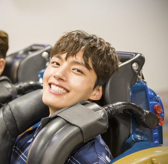 SBS Tree Drama Never Yeo Jin-goo - Bang Min-ah - Hong Jong-Hyun has been released with the finalization commemorative photo shoot behind-the-scenes cut, where they stay in the amusement park and enjoy their happiness while enjoying the rides together after the camera is turned off.Absolutely, the final episode of Apollo Pictures (iHQ) will be broadcast on July 11th, with the most advanced robot for lovers (Yeo Jin-goo), which was born with the 10 billion-won order of the heiress of the Great Booho, and the same-sun Umdada (Bang Min-ah), who leads a special makeup team instead of her late father, It is a romantic comedy pretending to be an SF by the best Korean star, Hong Jong-Hyun.Above all, Yeo Jin-goo - Bang Min-ah - Hong Jong-Hyun showed a variety of love stories such as fantasy love, realistic love that causes a strong empathy, and sweet but dull pure love.In this regard, Yeo Jin-goo - Bang Min-ah - Hong Jong-Hyun is catching the back of the filming scene where he is riding the Roller Coaster.The three people took a break during the amusement park shooting and decided to ride Roller Coaster with all the staff.Yeo Jin-goo - Bang Min-ah - Hong Jong-Hyun got up at once and took care of the coaches and staff who had not yet boarded, and looked after each other whether they were wearing earrings or accessories that could be dangerous when riding the Roller Coaster.In particular, Yeo Jin-goo helped the staff to move quickly by listening to the chairs and luggage bags of the staff who had to move toward the rides, and also gave the staff a caution, and played a role as the youngest and the best senior in the field.And soon the Departure made a unique smile on the spot.In addition, Bang Min-a showed special pleasure by looking around the rabbit until the moment he boarded the chair, checking the staff who had not been able to board yet, and putting a look of anticipation before the Departure and leaving a camera one by one with a certification shot.Hong Jong-Hyun also arranged the seats by telling the staff about the difficulty of each seat, followed by a cheerful smile with a V when the Departure signal sounded.Yeo Jin-goo, who sat next to each other, enjoyed the speed and thrill and made the viewers happy with a happy smile.kim myeong-mi