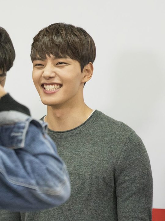 SBS Tree Drama Never Yeo Jin-goo - Bang Min-ah - Hong Jong-Hyun has been released with the finalization commemorative photo shoot behind-the-scenes cut, where they stay in the amusement park and enjoy their happiness while enjoying the rides together after the camera is turned off.Absolutely, the final episode of Apollo Pictures (iHQ) will be broadcast on July 11th, with the most advanced robot for lovers (Yeo Jin-goo), which was born with the 10 billion-won order of the heiress of the Great Booho, and the same-sun Umdada (Bang Min-ah), who leads a special makeup team instead of her late father, It is a romantic comedy pretending to be an SF by the best Korean star, Hong Jong-Hyun.Above all, Yeo Jin-goo - Bang Min-ah - Hong Jong-Hyun showed a variety of love stories such as fantasy love, realistic love that causes a strong empathy, and sweet but dull pure love.In this regard, Yeo Jin-goo - Bang Min-ah - Hong Jong-Hyun is catching the back of the filming scene where he is riding the Roller Coaster.The three people took a break during the amusement park shooting and decided to ride Roller Coaster with all the staff.Yeo Jin-goo - Bang Min-ah - Hong Jong-Hyun got up at once and took care of the coaches and staff who had not yet boarded, and looked after each other whether they were wearing earrings or accessories that could be dangerous when riding the Roller Coaster.In particular, Yeo Jin-goo helped the staff to move quickly by listening to the chairs and luggage bags of the staff who had to move toward the rides, and also gave the staff a caution, and played a role as the youngest and the best senior in the field.And soon the Departure made a unique smile on the spot.In addition, Bang Min-a showed special pleasure by looking around the rabbit until the moment he boarded the chair, checking the staff who had not been able to board yet, and putting a look of anticipation before the Departure and leaving a camera one by one with a certification shot.Hong Jong-Hyun also arranged the seats by telling the staff about the difficulty of each seat, followed by a cheerful smile with a V when the Departure signal sounded.Yeo Jin-goo, who sat next to each other, enjoyed the speed and thrill and made the viewers happy with a happy smile.kim myeong-mi