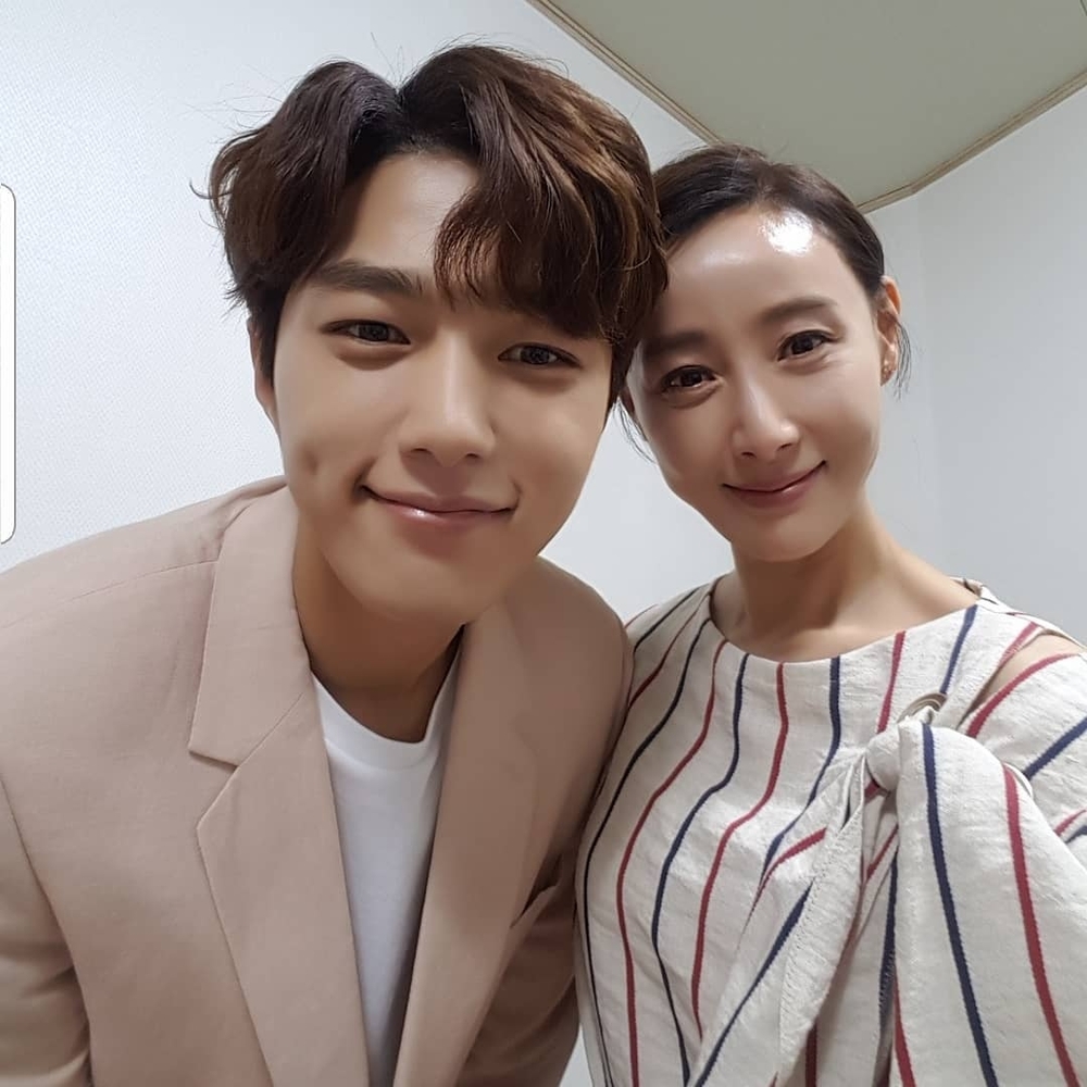 Actor Do Ji-won expressed his feelings after filming Dan, One Love.On July 11, Do Ji-won wrote on his instagram, Last shot. Beautiful people. Sui Gu many. It was a happy time together.Thank you all. Do Ji-won in the public photo poses affectionately with the actors Shin Hye-sun, Myoeng-su Kim (El) and Woo Hee-jin as a commemoration of the last shooting.The netizens who watched this commented, You were Sui Gu many to shoot, and cheered Do Ji-won.Lee Ha-na