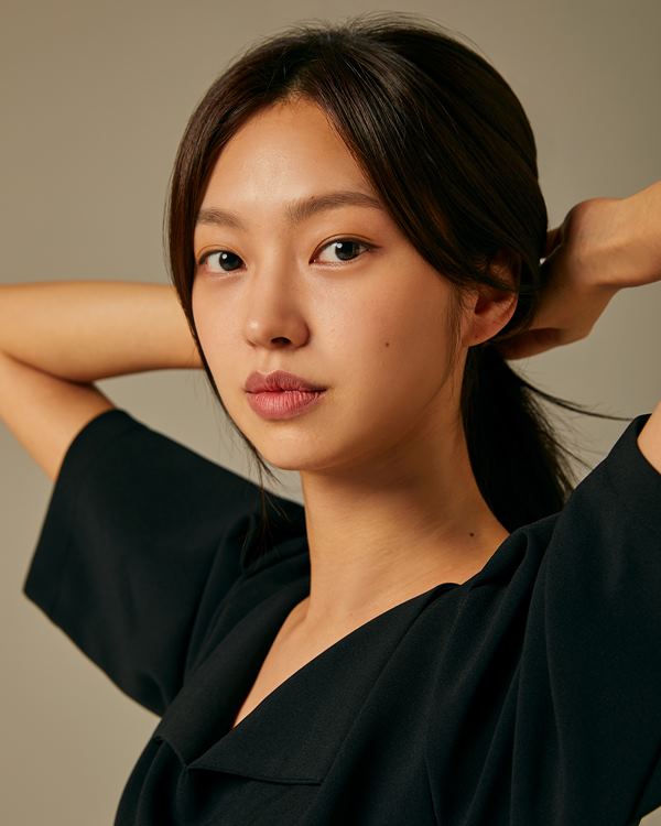 Expectations are soaring for actor Choi Yoo-hwa, who plays Madonna in Tazza: The High Rollers3.Tazza: The High Rollers: One Eyed Jack (director Kwon Oh-kwang, hereinafter Tazza: The High Rollers3), a crime action featuring the third story of the movie Tazza: The High Rollers series, confirmed its release in September and released a Teaser trailer and launching steel on the 10th.Since then, Choi Yoo-hwa, who plays the heroine, has been at the center of the topic by climbing the real-time search term of the portal site.Choi starred in the first role through Tazza: The High Rollers3. Kim Min-jung confirmed his departure and filled the vacancy.Choi Yu-hwas Madonna is a charming woman who stands out in the gambling board.It is a heroine character after Kim Hye-soo Shin Se-kyung who made a strong impression in the previous series.Above all, Choi Yoo-hwas dark double eyelids and thick lips are evaluated as similar to the original Madonna, raising expectations.Park Jung-min and Ryu Seung-beom, who will breathe with Choi Yoo-hwa in Tazza: The High Rollers 3, are also stimulating curiosity.Choi Yu-hwa, who made his debut with KBS drama special Great Gyechun Bin in 2010, appeared in various works and announced his face.Recently, he appeared in dramas Schutz, Mistress, Life, No Secrets and Minjung.In response to the soaring expectations of the public, Choi Yoo-hwa, who first starred in Tazza: The High Rollers3, is drawing attention to whether he will be reborn as a new heroine of Tazza: The High Rollers, which connects Kim Hye-soo Shin Se-kyung.Tazza: The High Rollers3 is directed by Kwon Oh-kwang, director of The Mutation, who has taken megaphones. Instead of the fight, he will tell another story with a poker material.Tazza: The High Rollers gather for the unbeatable card One Eyed Jack that can be anything and can win anyone.It will be released Sept.