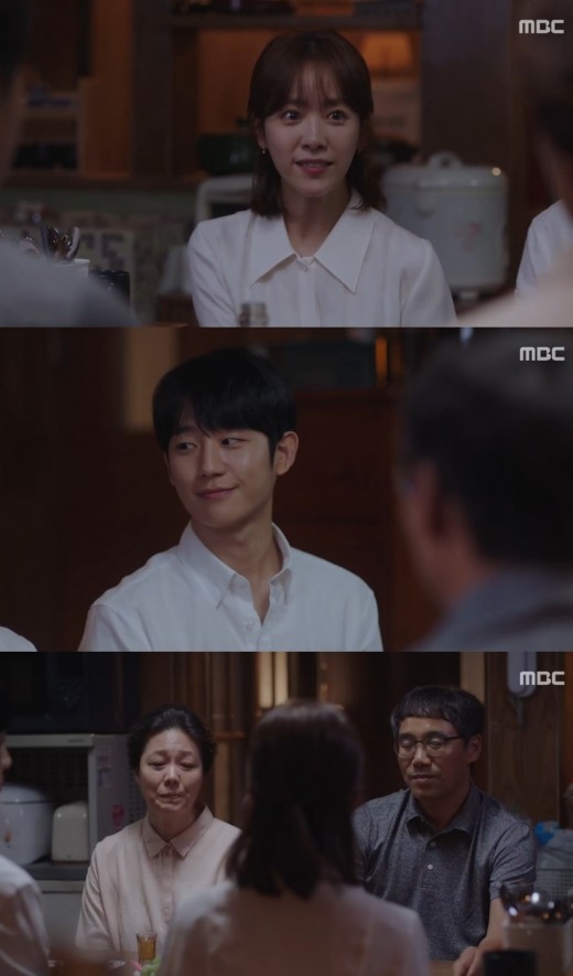 Han Ji-min and Jung Hae-in promised each other a warm spring and a marriage.In the last episode of MBCs Spring Night broadcast on the 11th, Choi Jung-in (Han Ji-min) and JiHo (Jung Hae-in) were drawn up to write a wedding memorandum.While the British offered Taehak a board of directors, Taehak delayed the decision, saying it was an excessive offer: The decision to make Taehak is directly related to Choi Jung-ins marriage.Taehak asked Choi Jung-in, Are you really not going to marry Kiseok? Choi Jung-in said, I know you are not satisfied and uneasy when you see me right now.I will show you how to live happily. Please believe me. Earlier, Choi Jung-in set up the first meeting place of the line with JiHo; JiHo accompanied his son Jung Eun-woo on this occasion, and the line was greatly impressed.JiHo said he was confident that he would endure well even in the warning that it would not be easy to persuade Taehak.Choi Jung-in also painted a happy marriage with JiHo, saying that he would overcome the moment of regret.Choi Jung-in also informed Jung Eun-woo that he would be Jung Eun-woo mother now and announced his marriage carefully.On the day, JiHo cheated Choi Jung-in and was flattered to play with the Friends all night.JiHo was resistant to lying to Choi Jung-in, but failed to reveal the truth with the Friends dissuade.In the end, JiHo held on to the angry Choi Jung-in and prayed for forgiveness: kneeling in front of Choi Jung-in and wrong and charming.And yet Choi Jung-in said, Ill be honest. Friends have gone. So you sleep. You even love me. Why did you lie?You think you can fool me all the way? he said. Im sorry. ChiHos charm, Choi Jung-in, melted down.Choi Jung-in then met his parents with JiHo; JiHos parents were fond of the budding Choi Jung-in.Choi Jung-in said, I like Mr. JiHo more. At first, he did not want to meet me.Choi Jung-in also said, I know youre worried, but I hope youre less, and Ill live beautifully with respect to each other. His parents wept.On this day, JiHo and Choi Jung-in wrote a marriage memorandum and finished the play with Happy Endings.