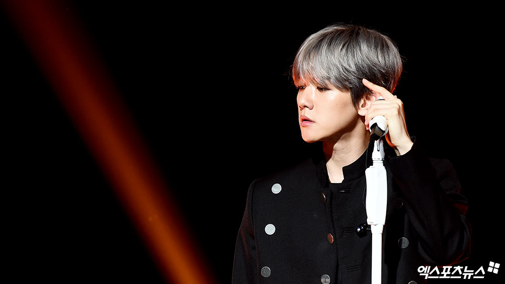 On the afternoon of the 10th, EXO Baekhyuns first solo album City Lights was released at SAC Art Hall in Samseong-dong, Seoul.EXO Baekhyun, who attended the showcase on the day, is showing the stage.