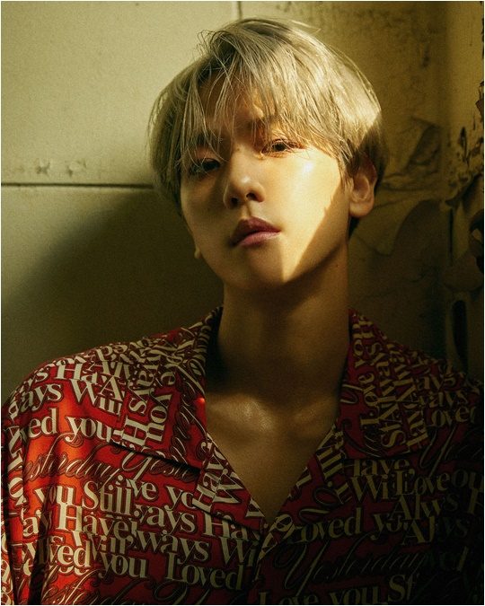 The solo debut stage of the group EXO Baekhyun will be broadcast for the first time on the 12th.Baekhyun started KBS2 Music Bank on the day, Yoo Hee-yeols Sketchbook, MBC show on the 13th!Music center and SBS popular song on the 14th.Baekhyun shows the stage of his first solo album title song UN Village on the air.Baekhyuns first mini album, City Lights, has been ranked # 1 in 66 regions around the world on the iTunes top album chart since its release on the 10th, # 1 on the album sales charts of Chinas largest music sites QQ Music and Cougu Music, and # 1 on various domestic record charts.This album includes six songs including UN Village.Baekhyun is expected to add gestures and performances in addition to what he showed at the presentation when he appeared on the music broadcast at the production presentation on the 10th.