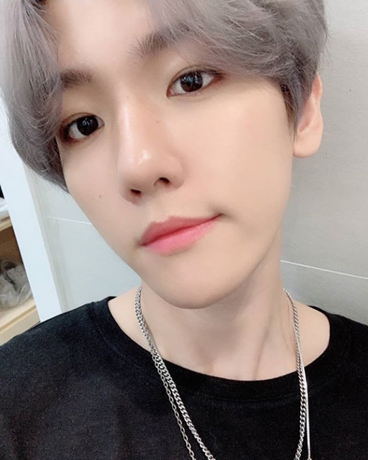 Boy group EXO Baekhyun boasted of her floral beauty.On the evening of the 12th, EXO official Instagram said, Tonight at 11 oclock KBS2 You Hee-yeols SketchbookBaekhyuns picture of the river, the river of the river, the river, the live, meet me a little later! In the open photo, Baekhyun smiles at the camera, and Baekhyun, who has silver hair, is captivating his eyes because he reveals his handsome features.Meanwhile, Baekhyun recently released his solo song Uen Village.