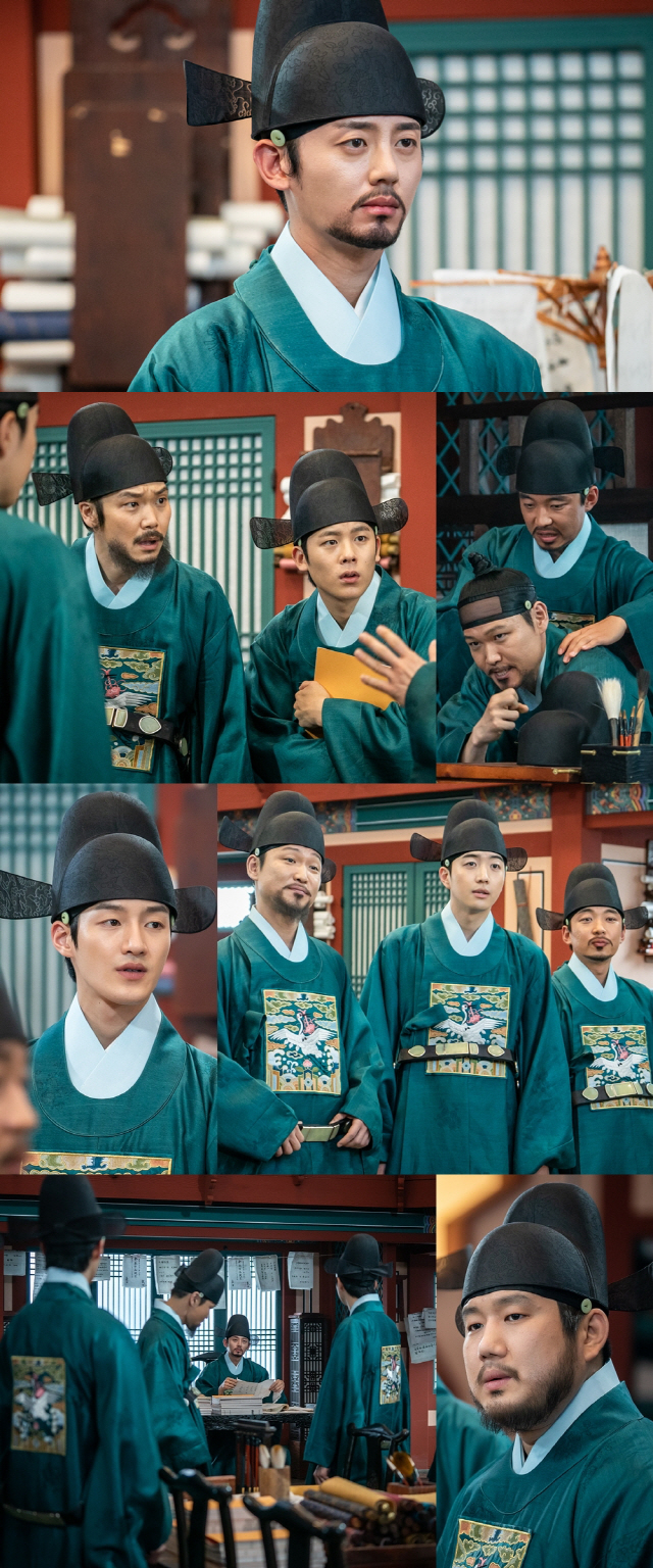 The complete version of the Etiquette Officers, including the new employee, Na Hae-ryung, Lee Ji-hoon, was first unveiled.They show Ada Lovelace and various juniors and juniors, and they are expecting a full-fledged performance.Na Hae-ryung, starring Shin Se-kyung, Jung Eun-woo, and Park Ki-woong, is the first problematic Ada Lovelace (Shin Se-kyung) of Joseon and the anti-war mother Solo Prince Lee Rim (Jung Eun-woo) The Phil-filled romance annals.Lee Ji-hoon, Park Ji-hyun and other young actors, Kim Ji-jin, Kim Min-sang, Choi Duk-moon and Sung Ji-ru.The complete version of the Preview Officers was first released.Starting with Woowon, those who show off various charms from Yang Si-haeng (Heo Jeong-do), Son Gil-seung (Nam Tae-woo), Hyun Kyung-mook (Kang Hoon-moo), Seongseokwon (Ji Gun-woo), Ahn Hong-ik (Oh Hee-joon), Hwang Jang-gun (Yoon Jung-seop) and Kim Chi-guk (Lee Jung-ha) are expected to share the fun with the Yemun Pavilion and spread the Blue Manjang Life together. ...First of all, the highest office of the seven-piece Bonggyo Woowon is a cadet with a strong and clear conviction, and it is attracting attention because it foresaw that it will show the spirit of a senior who has a perfect specification.On the other hand, the practice of the pre-examination is a bad senior with a twisted expression and posture, but it turns out that his love for his juniors is real.The 8th Daekyo Gil Seung and Kyungmook focus their attention on the drama and the drama character.Gil Seung is a senior with a warm impression and a heart, and a grumpy senior who harasses the life of Na Hae-ryung, who is going to show a temperature difference that is too different from each other.Finally, the 9th censorship line of the pre-examination, Hongik, General, and Chikguk are expected to revitalize the drama with the charm of reversal.Unlike what they seem to be, they are known to have hidden stories. It is noteworthy what the story will be and how it will affect the story development.Lee Ji-hoon - Heo Jeong-do - Nam Tae-woo - Kanghoon - Ji Gun-woo - Oh Hee-joon - Yoon Jung-seop - Lee Jung-ha will show off the charm of eight colors, which are broken down into the history of Joseon, said Na Hae-ryung, a new employee. I would like to ask for your attention, he said.The new employee, Na Hae-ryung, starring Shin Se-kyung, Jung Eun-woo and Park Ki-woong, will be broadcast on MBC at 8:55 pm on July 17th.