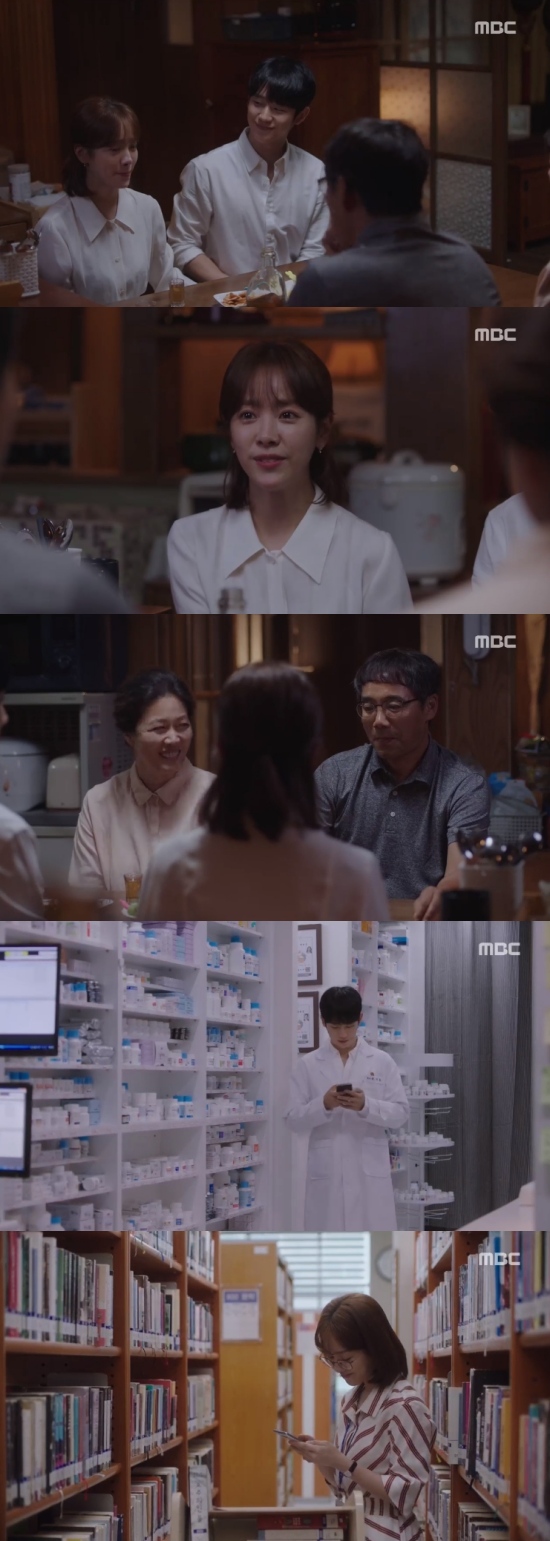 Spring Night Jung Hae-in and Han Ji-min have drawn a calm and happy daily life through their love of each other.In the 31st and 32nd MBC drama Spring Night broadcast on the 11th (final meeting), Yoo JiHo (Jeong Hae-in) and Lee Choi Jung-in (Han Ji-min) promised to marry and were shown waiting for Lee Tae-hak (Song Seung-hwan)s permission.On this day, Yoo JiHo said of the trauma caused by the past, I do not know exactly when it is, when Jung Eun-woo starts to meet me with my eyes.I had to endure it. I controlled myself. In the meantime, my life, my actions, my words. Even my thoughts. Furthermore, Yoo JiHo said, If you never thought of the day or the woman who gave birth to Jung Eun-woo, its a lie, but its hard to believe, but theres really no emotion.Sometimes it was sad.I can not keep up with the day I was drunk, said Choi Jung-in, Jung Eun-woo also said, but I would like to comfort Mr. JiHo himself.Yoo JiHo was thrilled to say, Thank you, and Choi Jung-in expressed his sorryness, saying, Thank you, I would have been sad, but you understood my heart.However, Lee Choi Jung-in made Yoo JiHo write a memorandum stating that he would only drink once a month, and said, Absolutely abstinence.I can not marry Choi Jung-in in case of violation. Since then, Yoo JiHo and Choi Jung-in have introduced each other to their families and slowly prepared for marriage.Yoo JiHo took Yoo Eun-woo (Hian) to meet Shin Hyung-sun (Gil Hae-yeon), and Lee Seo-in (Lim Sung-eon) and Lee Jae-in (Ju Min-kyung) welcomed Yoo JiHo and Yoo Jung Eun-woo.The new line predicted that Choi Jung-in is going to have a long way to go, and Yoo JiHo said, I am getting ready.I am okay, but Choi Jung-in is going to be hard. Lee Choi Jung-in said, I will get through it well. I will wait as long as I can and I keep in mind what my mother said.Something that I never thought of could happen, and I could have regrets. But its okay. Ill have Mr. JiHo next to me.I will be happy again soon as I pour it all to Mr. JiHo and get comforted. Lee Jung-in also had a genuine conversation while drinking at the house of Yoo Nam-soo (O Man-seok) and Jung-young Kim.Lee Choi Jung-in said, I like JiHo more. Ill tell you this before I get drunk. I know youre worried. But I hope youre less.I will be pretty while caring for each other, and I will do my best to Jung Eun-woo as much as I can, and Jung-young Kim finally shed tears.In particular, Yoo JiHo and Choi Jung-in waited for Lee Tae-haks permission without hurrying to marry, enjoyed happy daily life and built trust in each other firmly.Yoo JiHo sent a message to Lee Jung-in while working and said, Thank you for coming to me.Lee Choi Jung-in also replied, One spring brought Mr. JiHo.Photo = MBC Broadcasting Screen