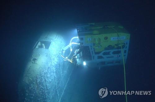 침몰 핵잠수함 콤소몰레츠 조사하는 수중무인탐사기 [epa=연합뉴스]